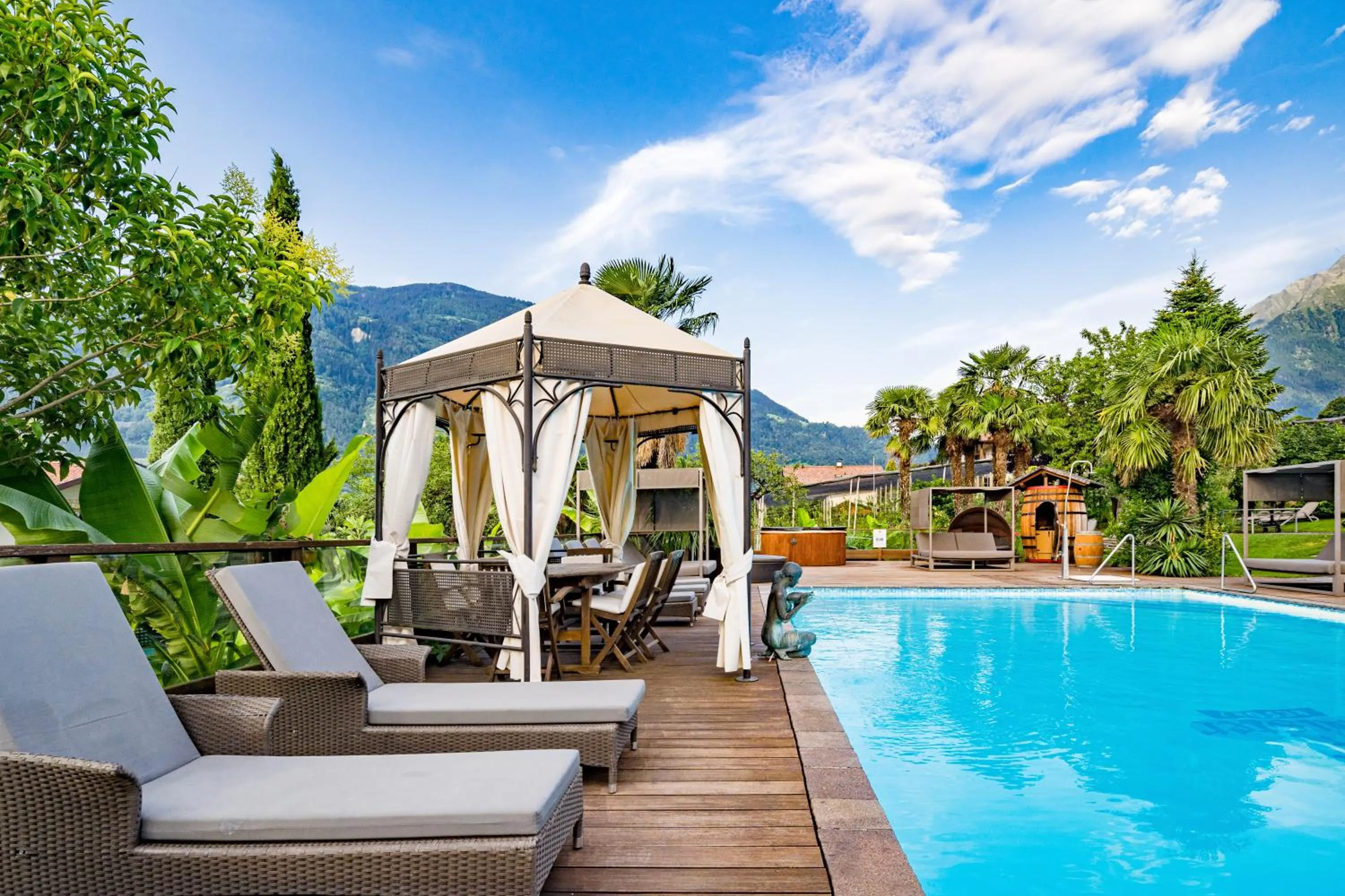 Swimming pool in Ruster Resort