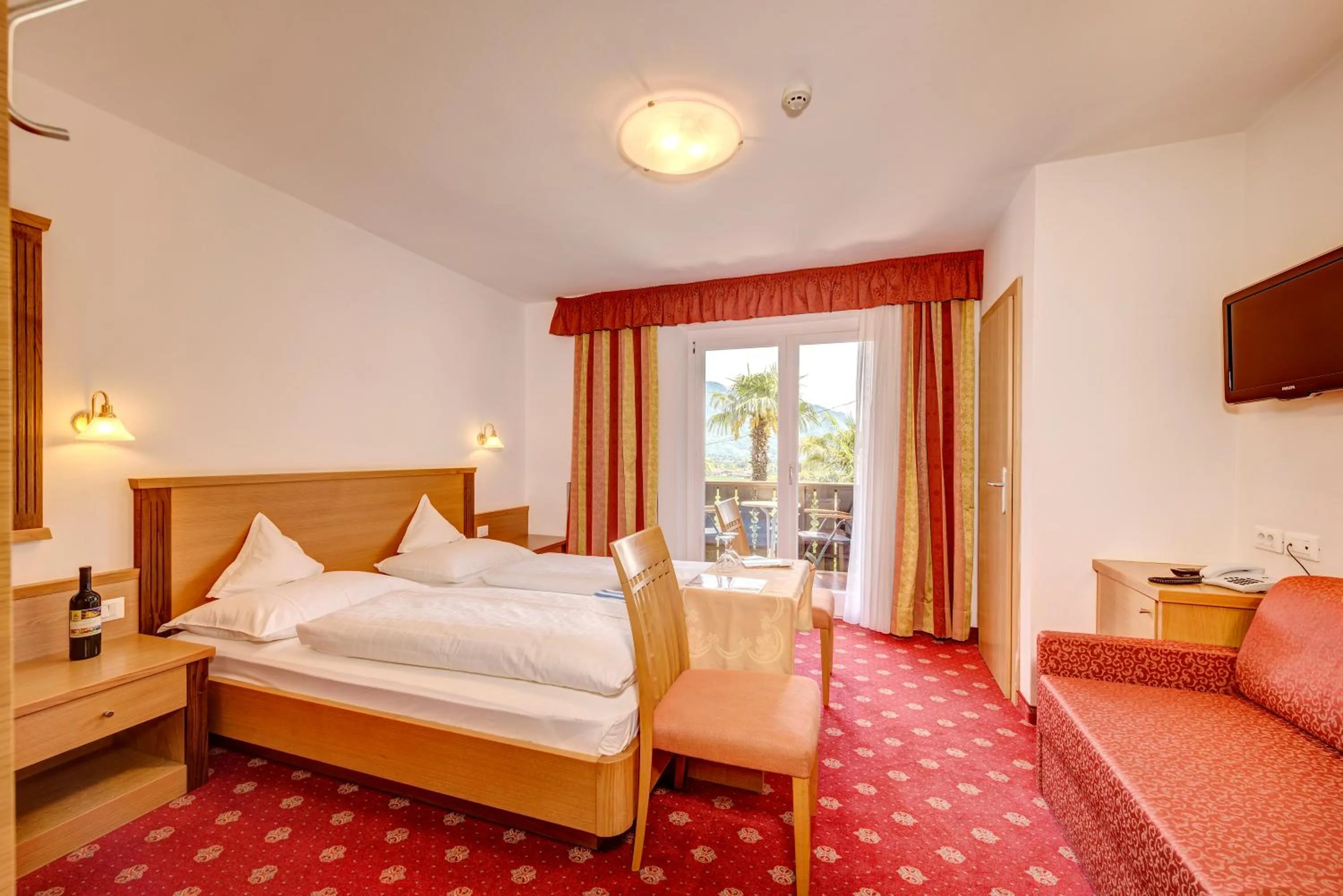 Bedroom, Bed in Ruster Resort