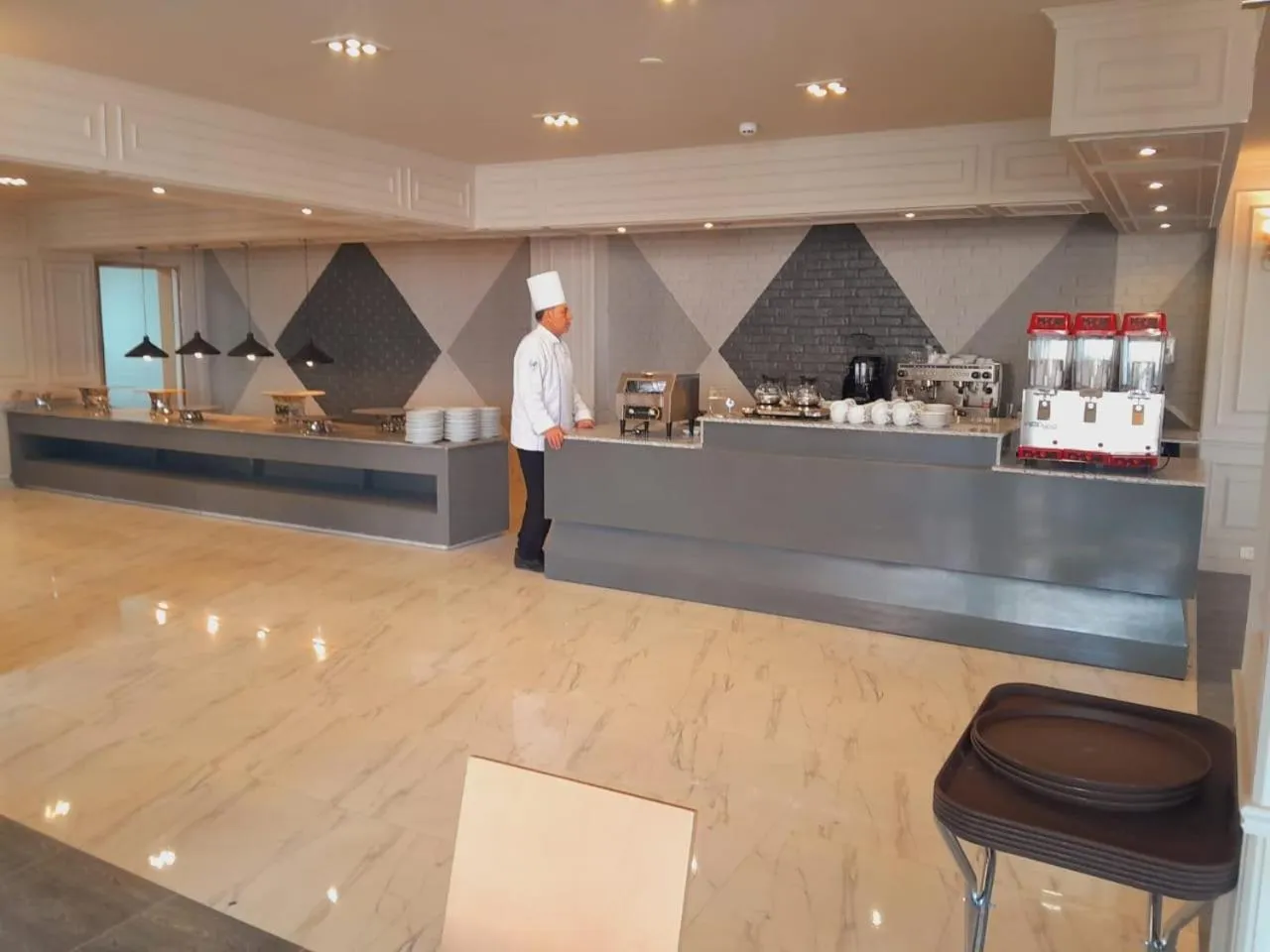 Food and drinks in Oriental grand Plaza