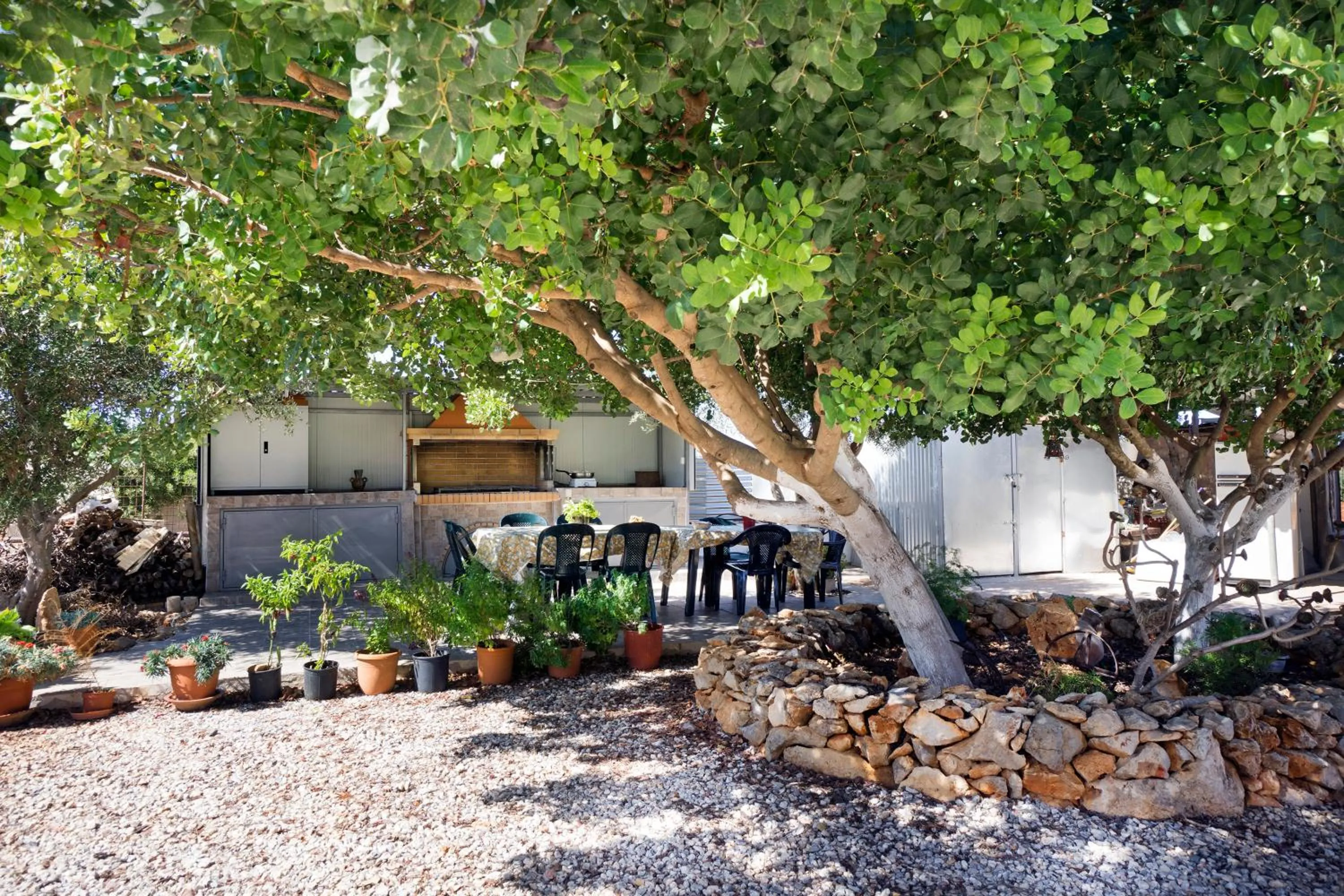 BBQ facilities in Skamagkas M. Apartments