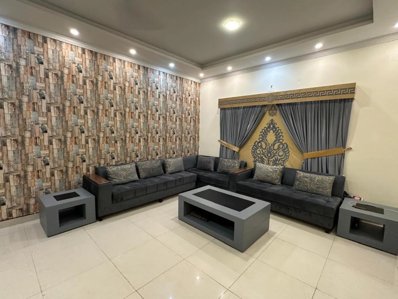 Living room in Travis Executive Guest House Islamabad