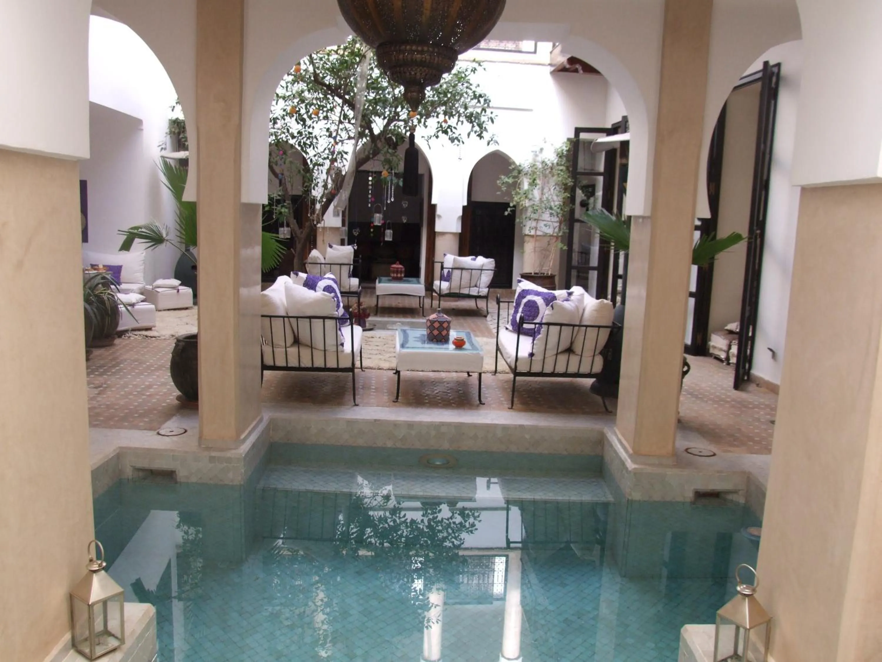 Swimming pool in Dar Charkia