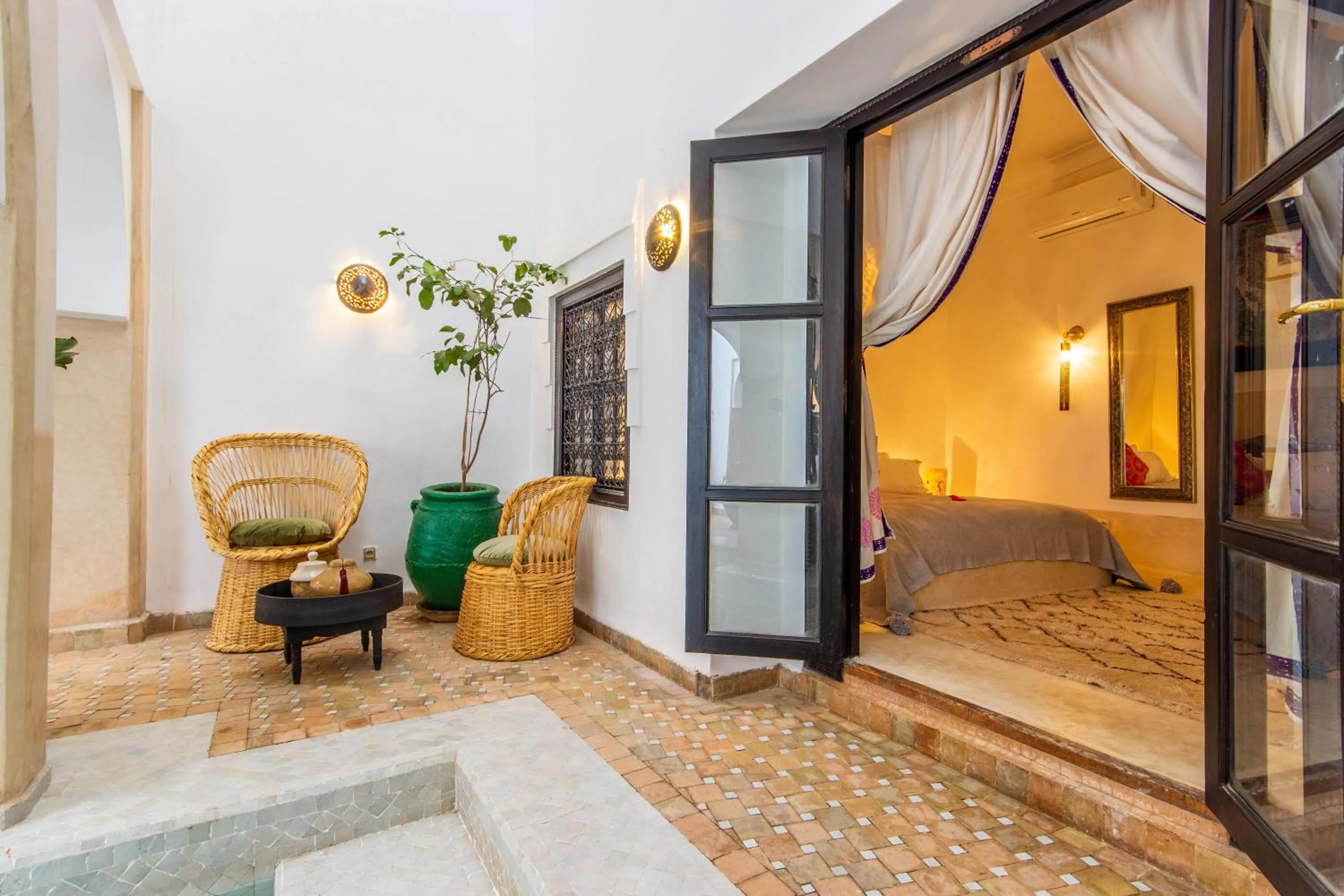 Patio, Bed in Dar Charkia