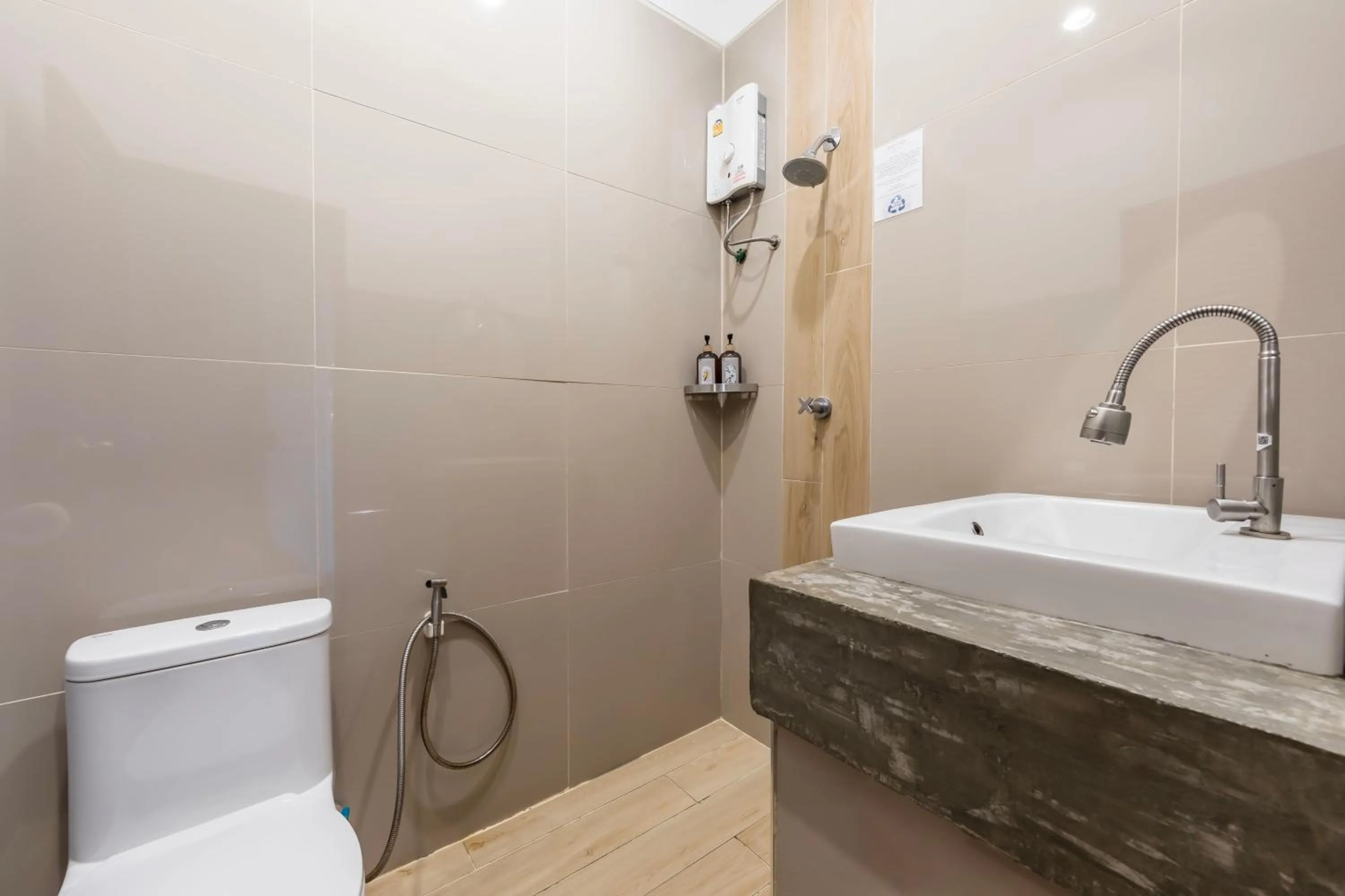 Shower in Infinity Guesthouse