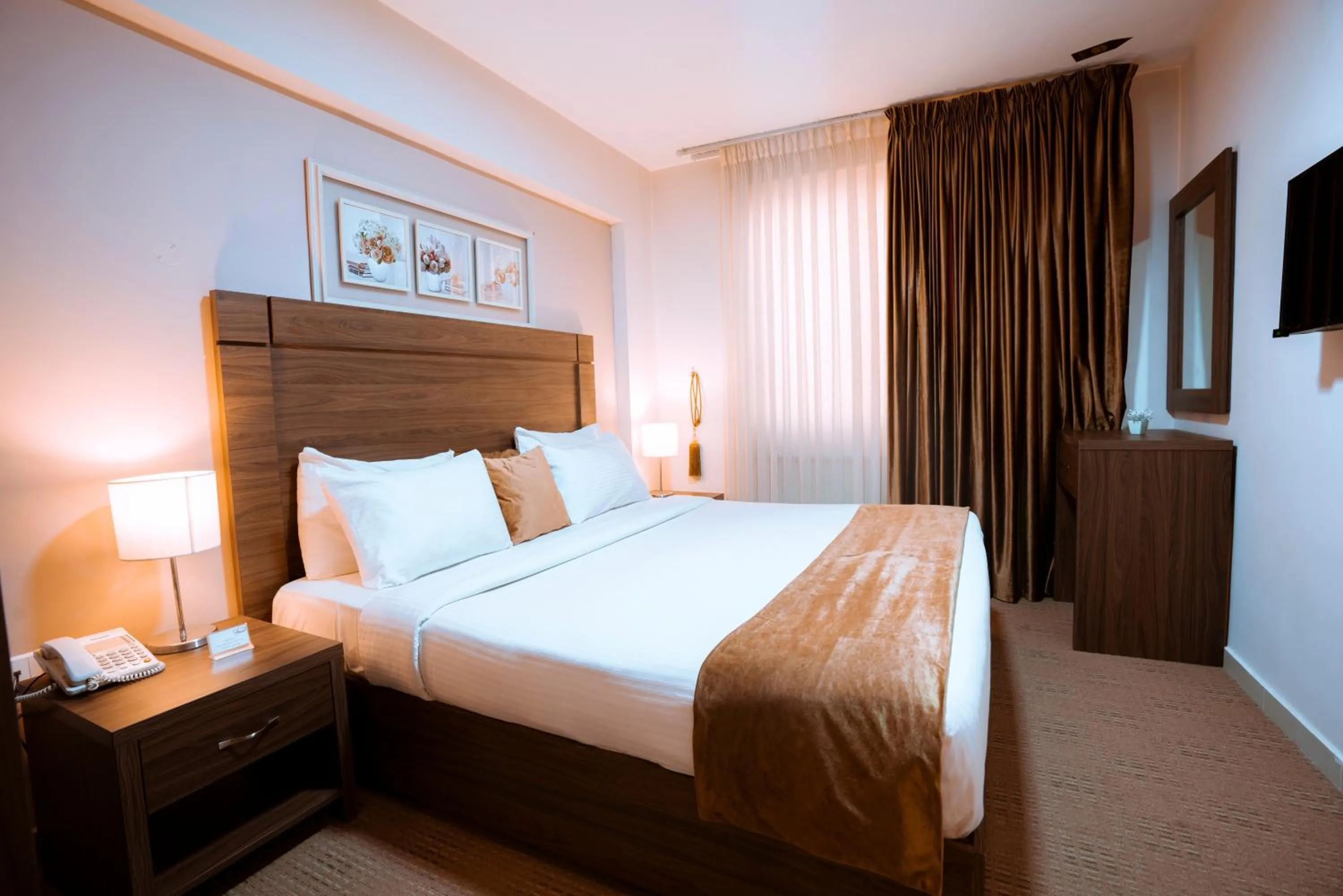 Bedroom, Bed in Rawa Luxury Hotel Suites