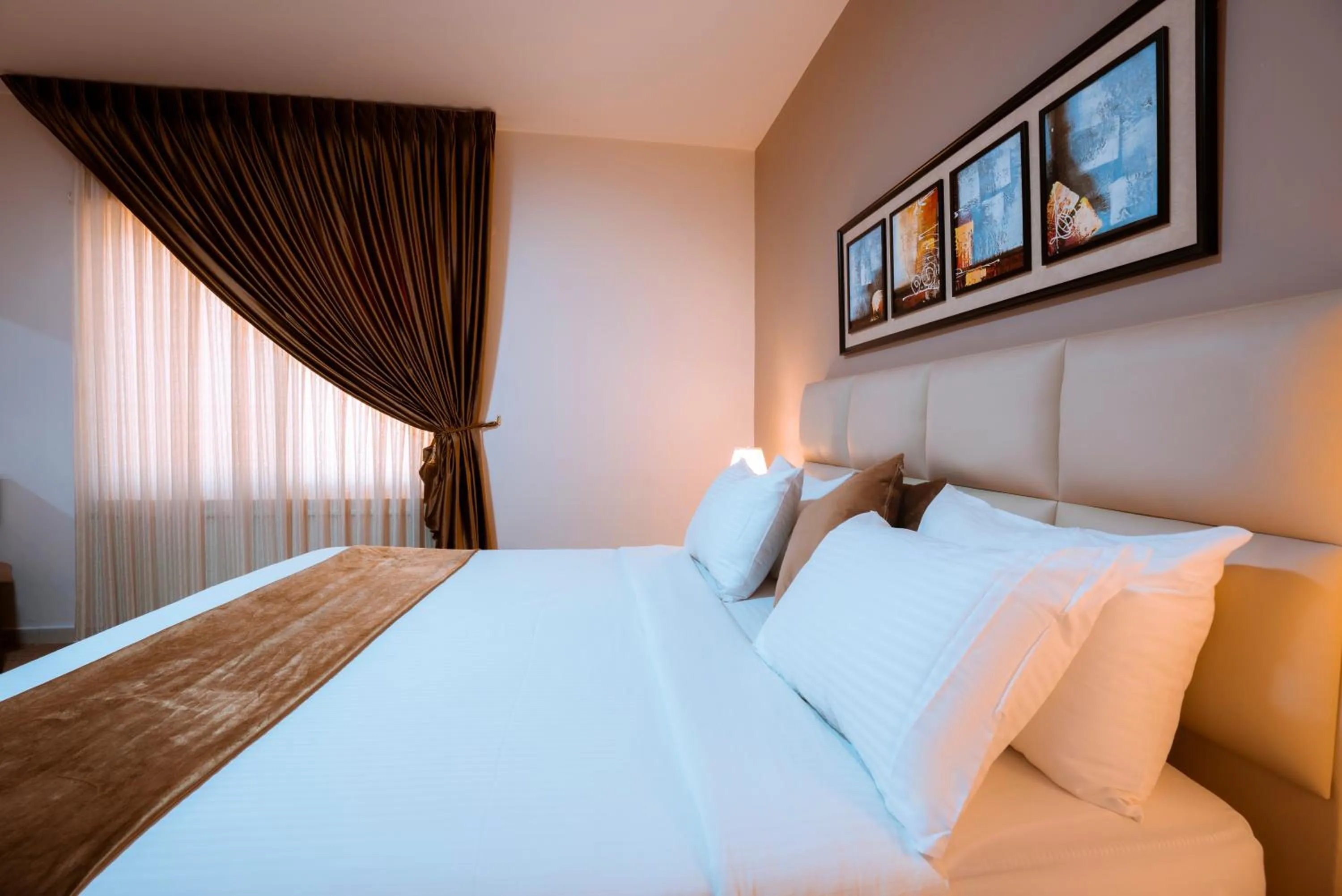 Bedroom, Bed in Rawa Luxury Hotel Suites