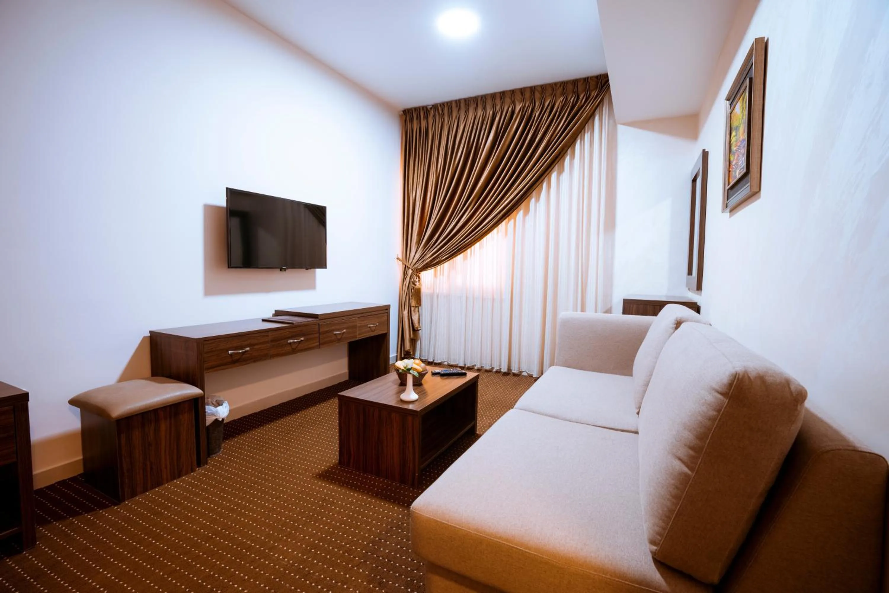 Seating area, Bed in Rawa Luxury Hotel Suites