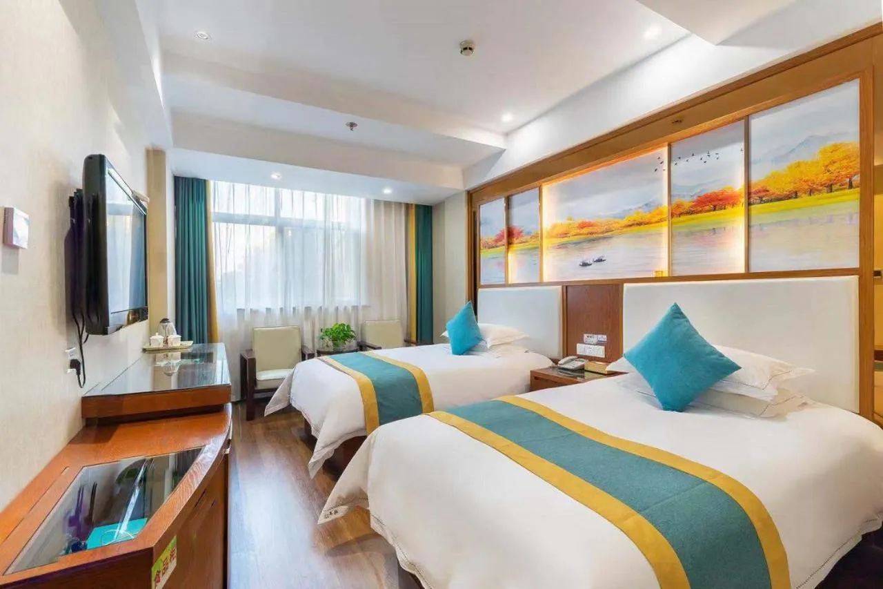 Bedroom, Bed in Yiwu Ruifeng Hotel