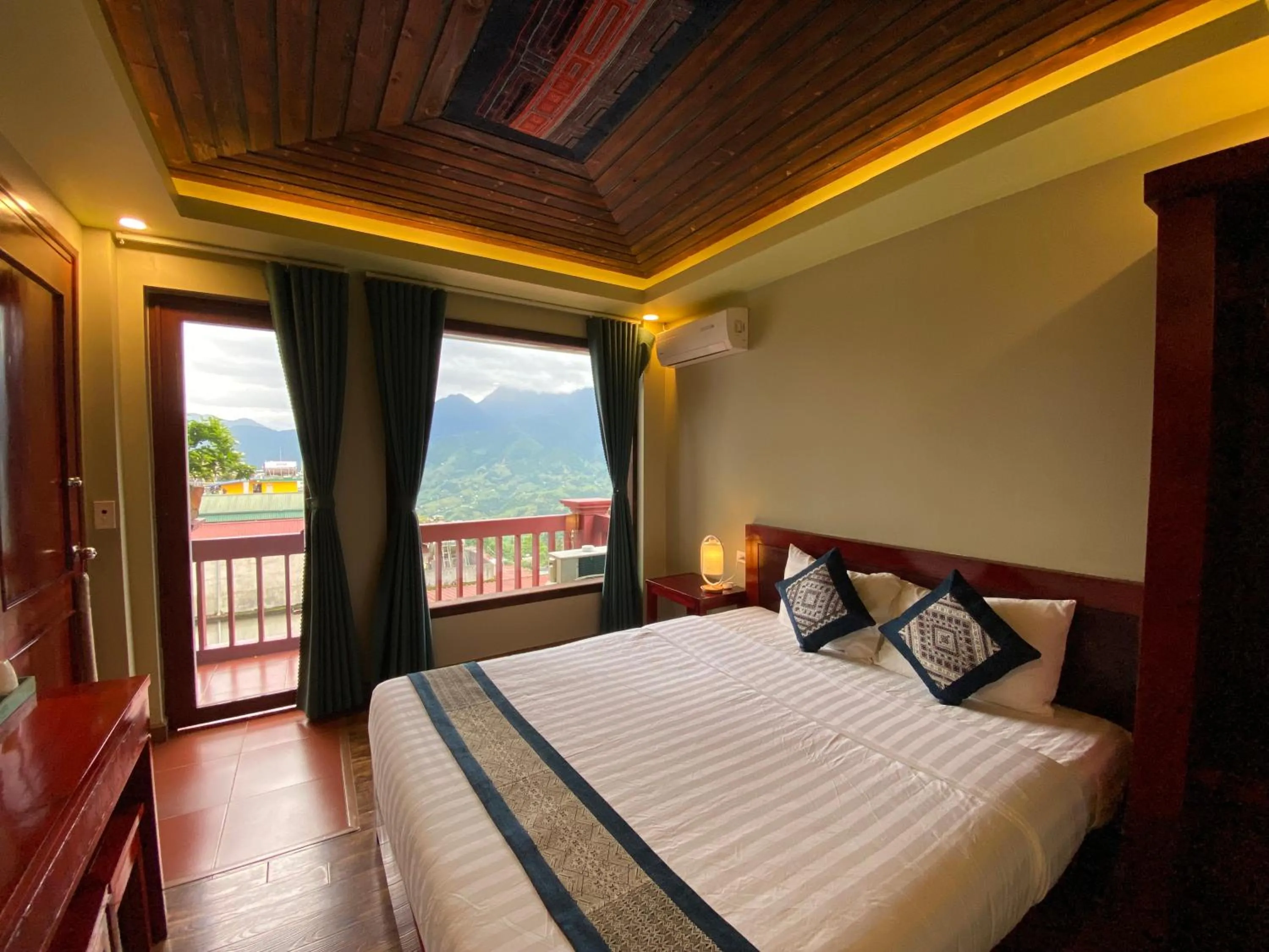 Bed in Botanic Sapa Hotel