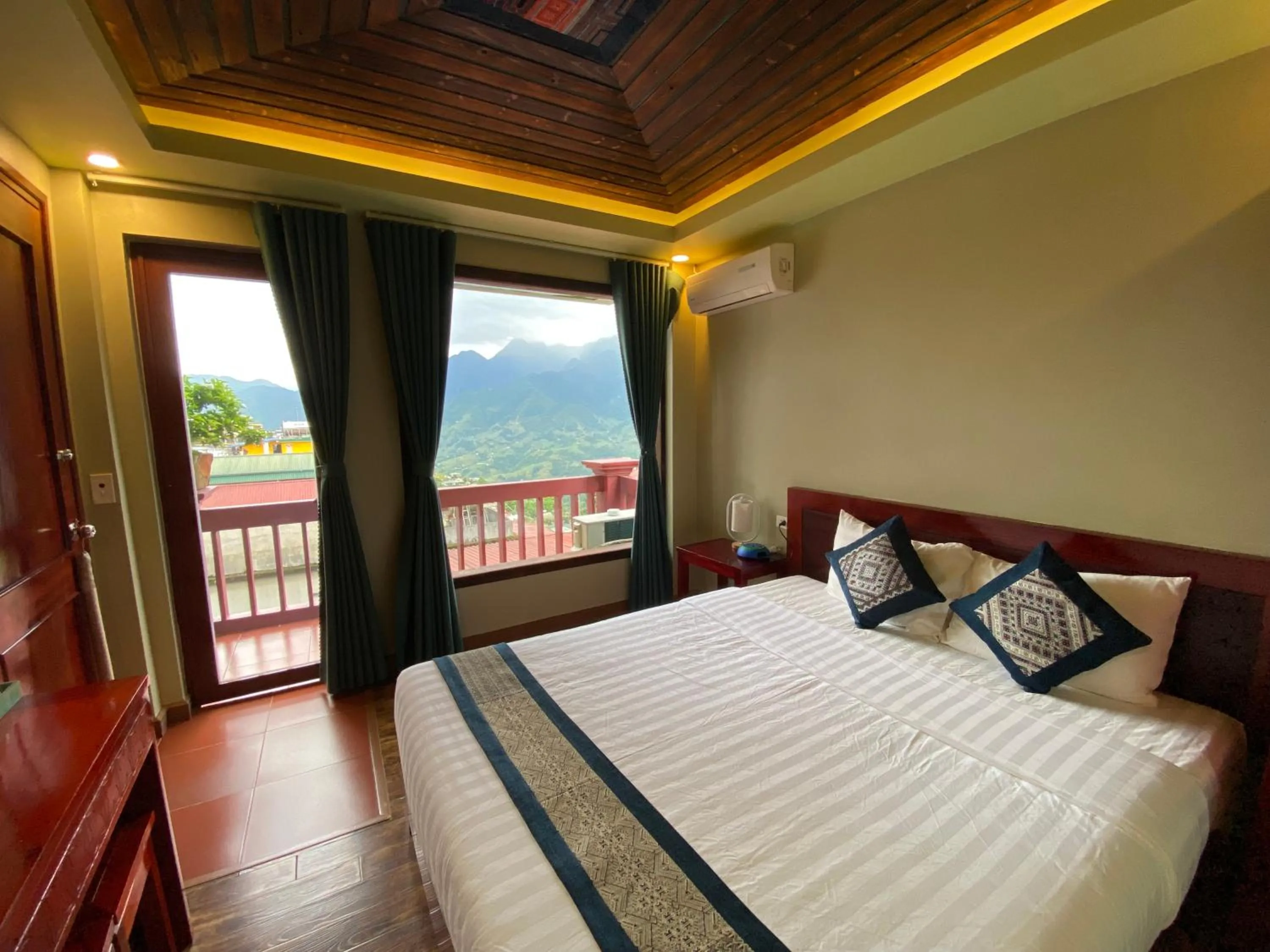 Bed in Botanic Sapa Hotel