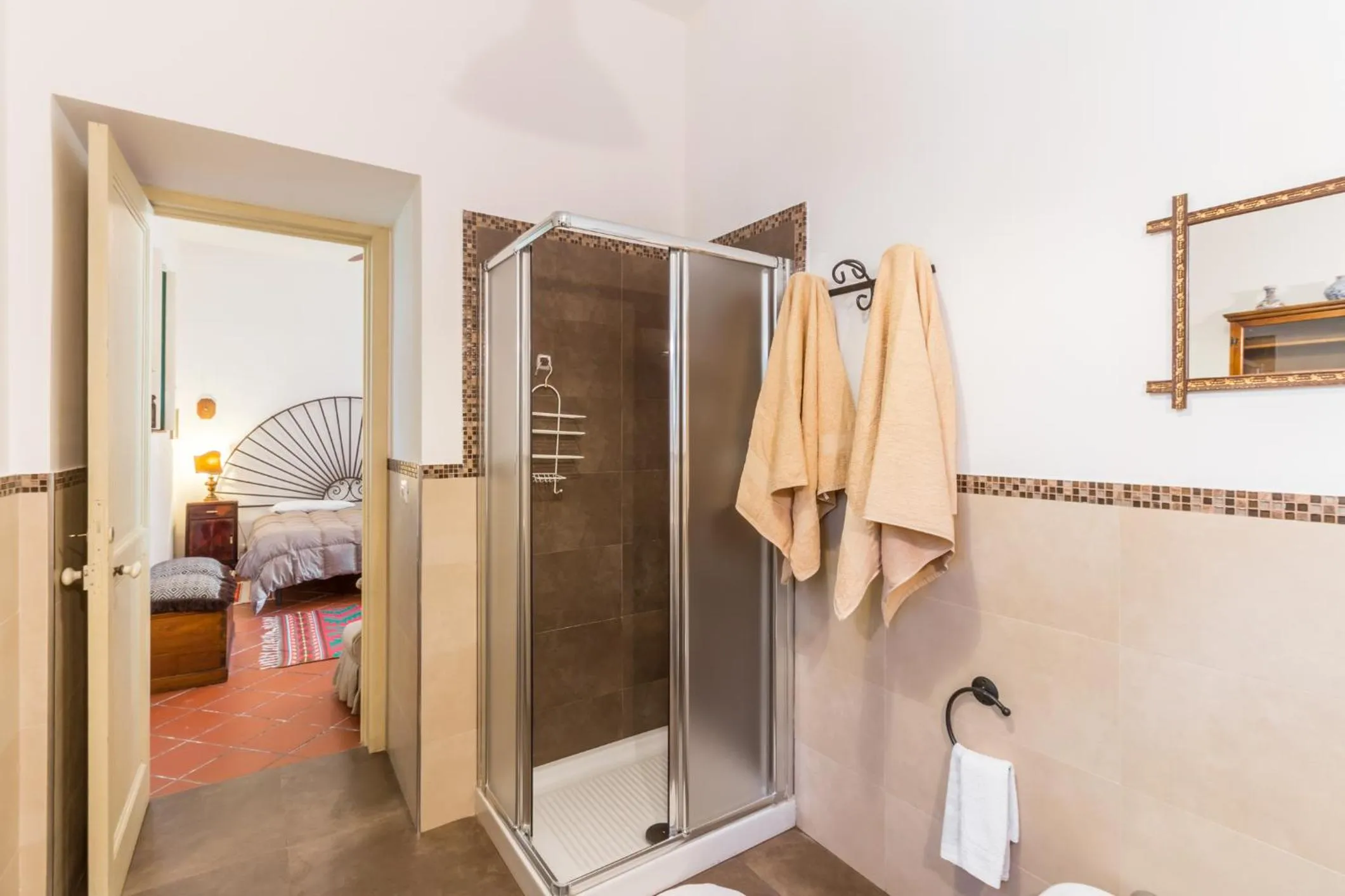 Bathroom, Bed in Etna B&B La casa di Pippinitto