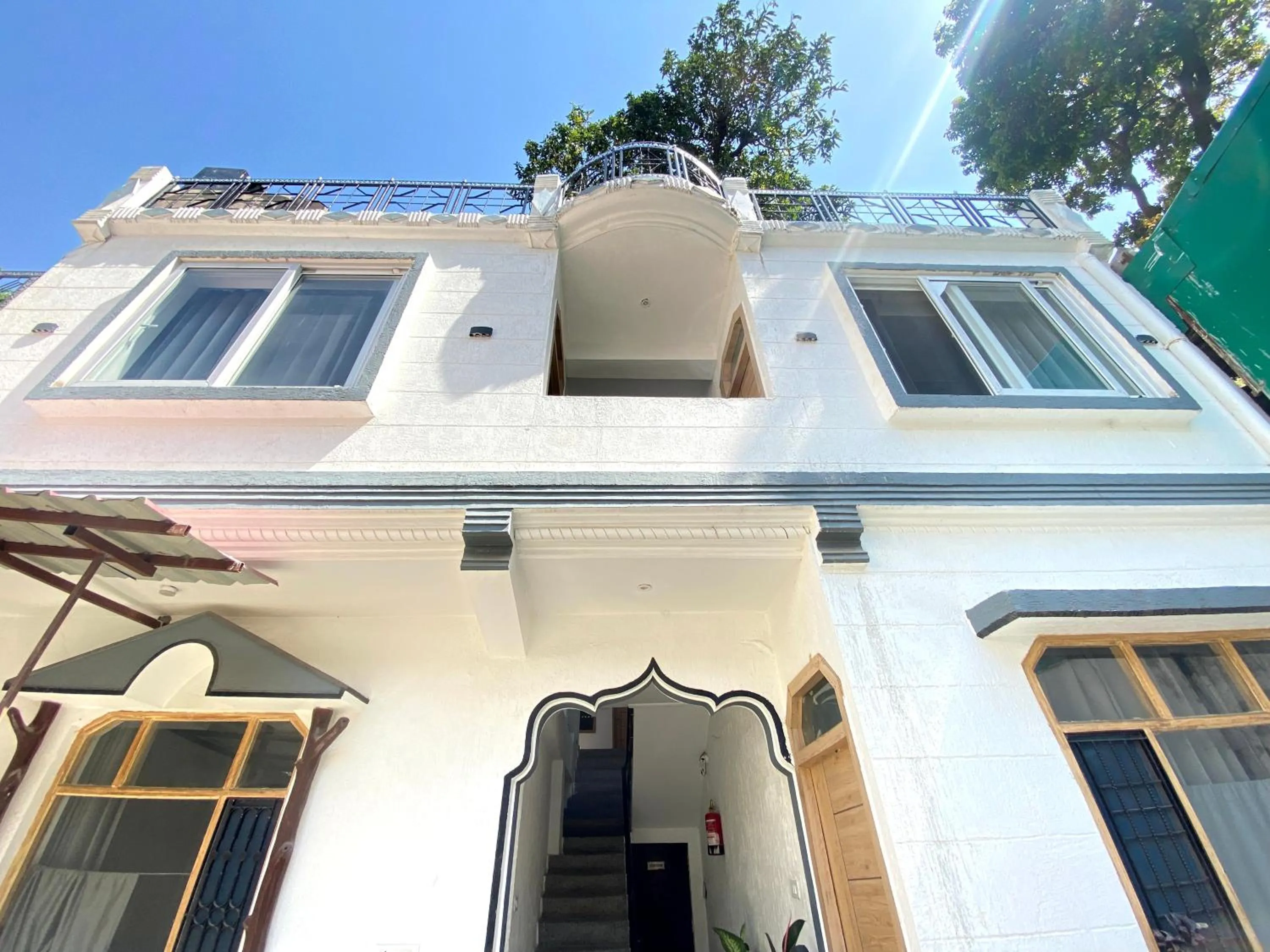 Property building in Sonu Guesthouse & Hostel, Rishikesh