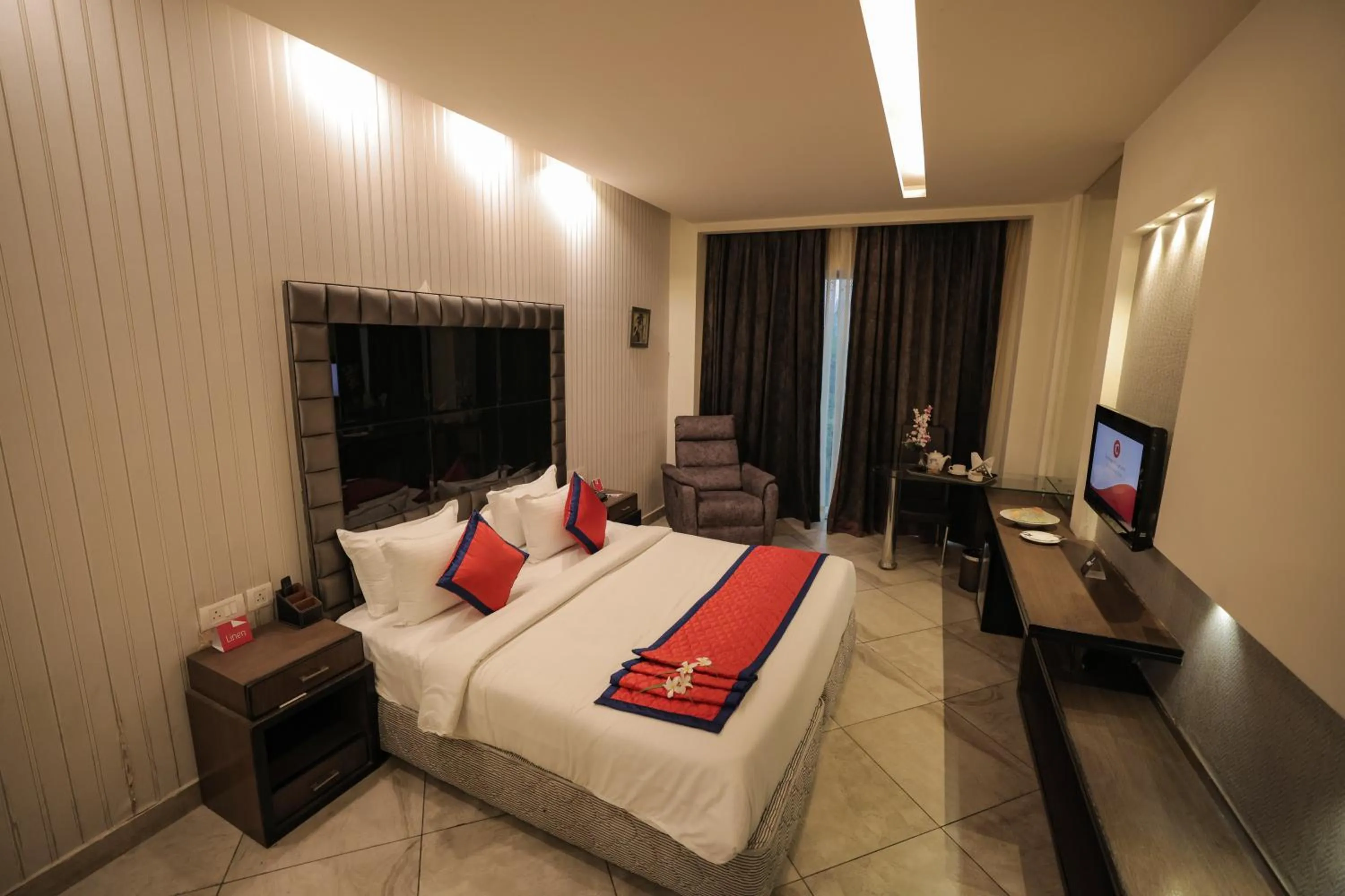 Bed in Spree Hotel Meerut