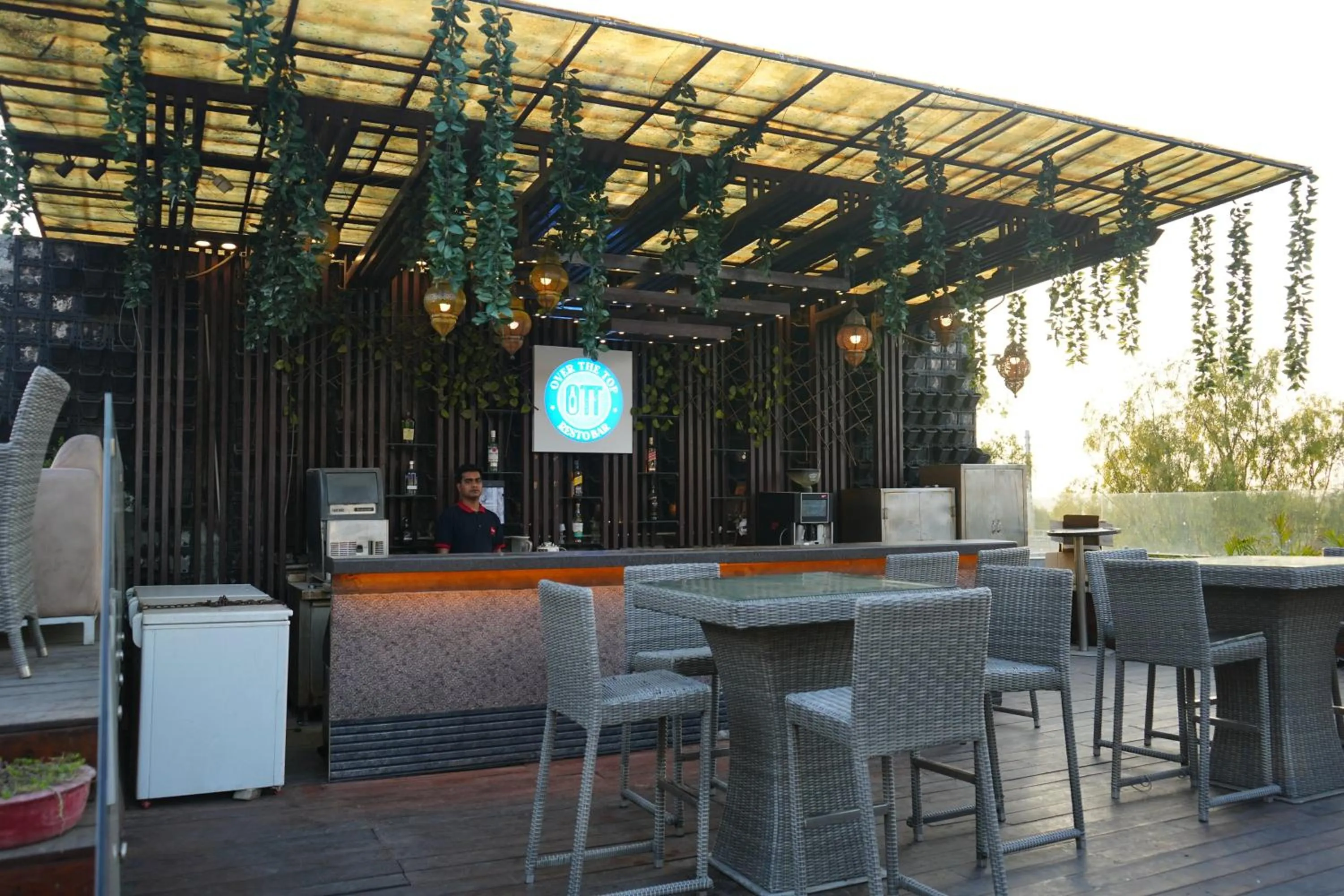 Restaurant/places to eat in Spree Hotel Meerut