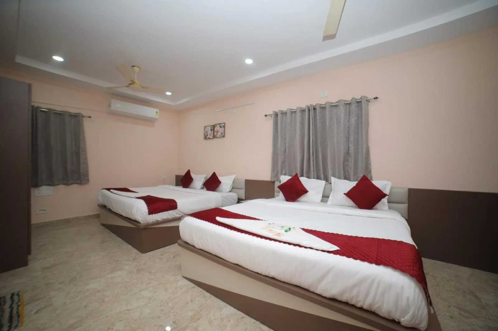 Bedroom, Bed in Sri Ganesh Grand