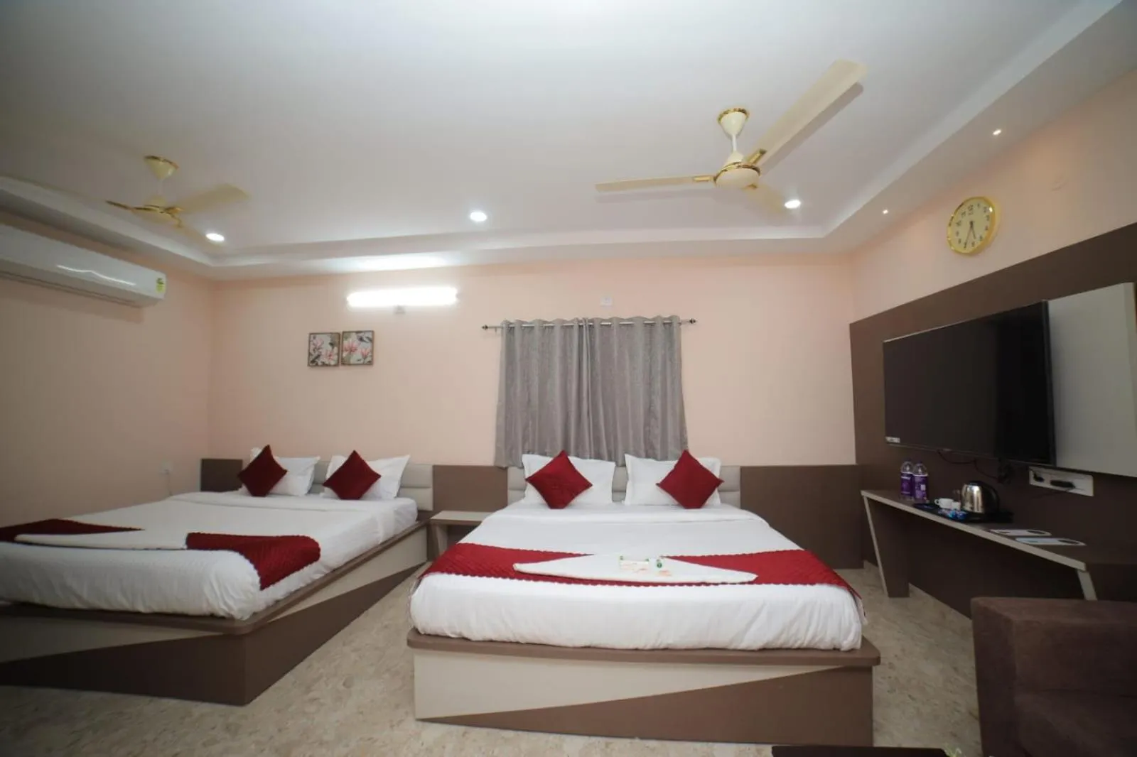 Bedroom, Bed in Sri Ganesh Grand