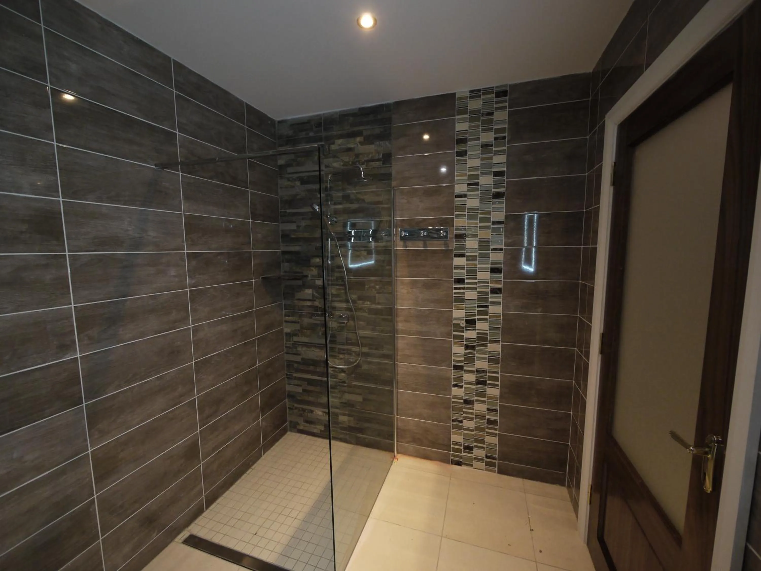 Bathroom in The Carriage Houses at Beechpark House