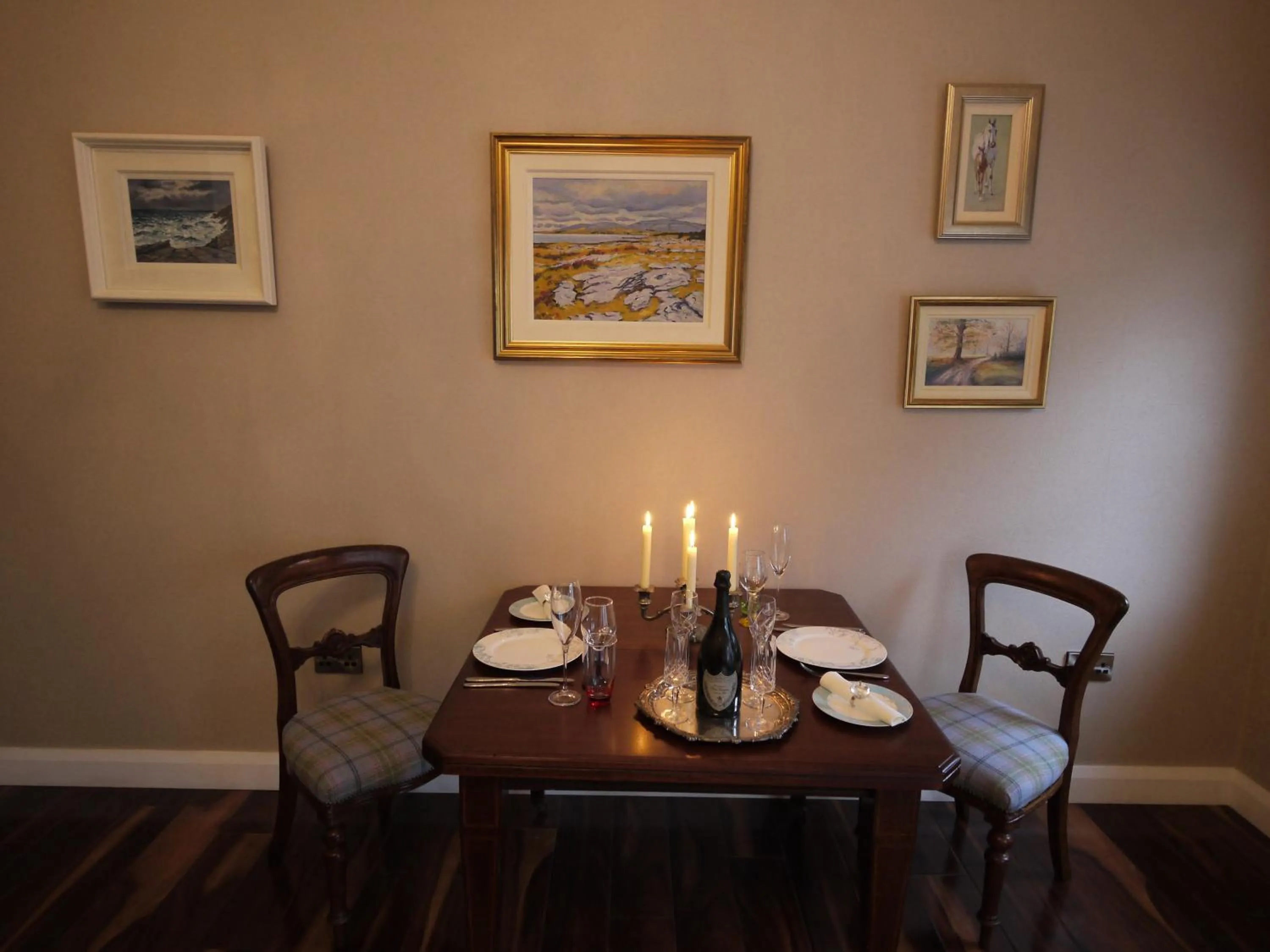 Dining area in The Carriage Houses at Beechpark House