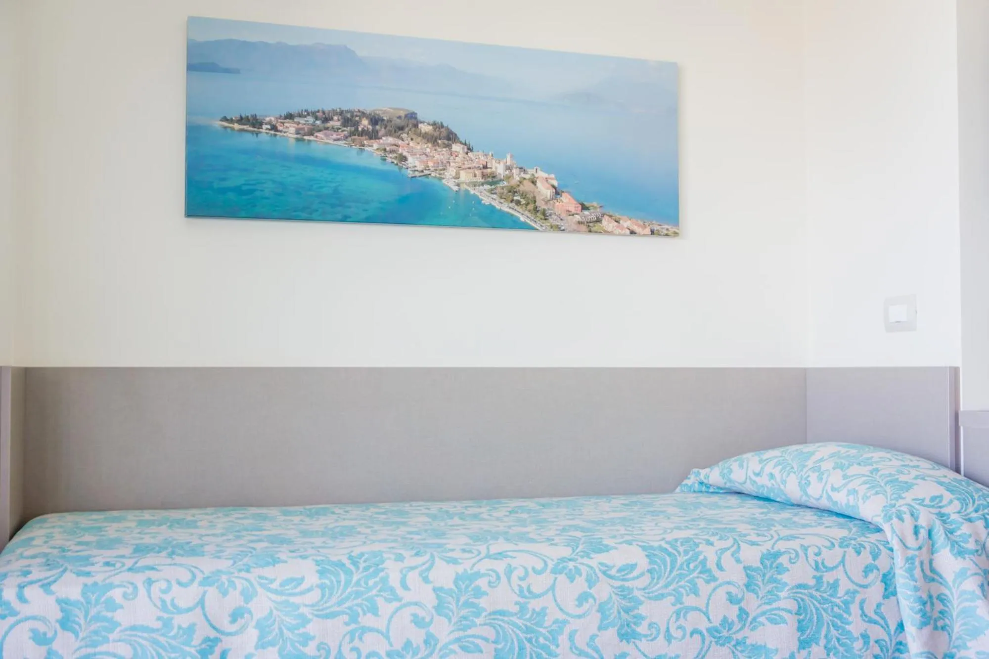 Bed in Hotel Holiday