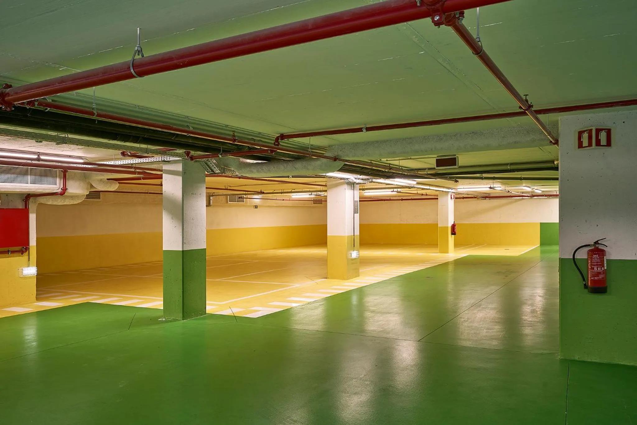 Parking in The Log Porto Hotel by Piamonte Hotels