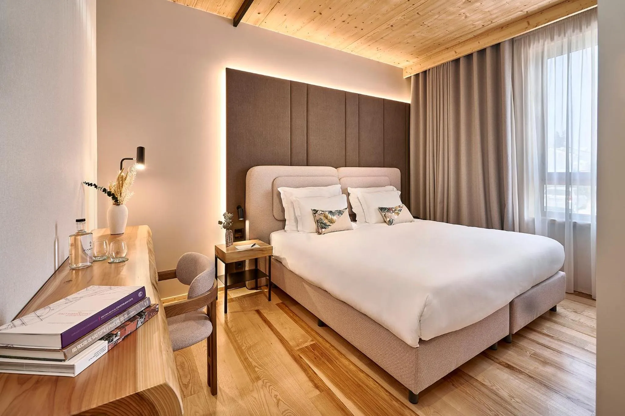 Bedroom, Bed in The Log Porto Hotel by Piamonte Hotels