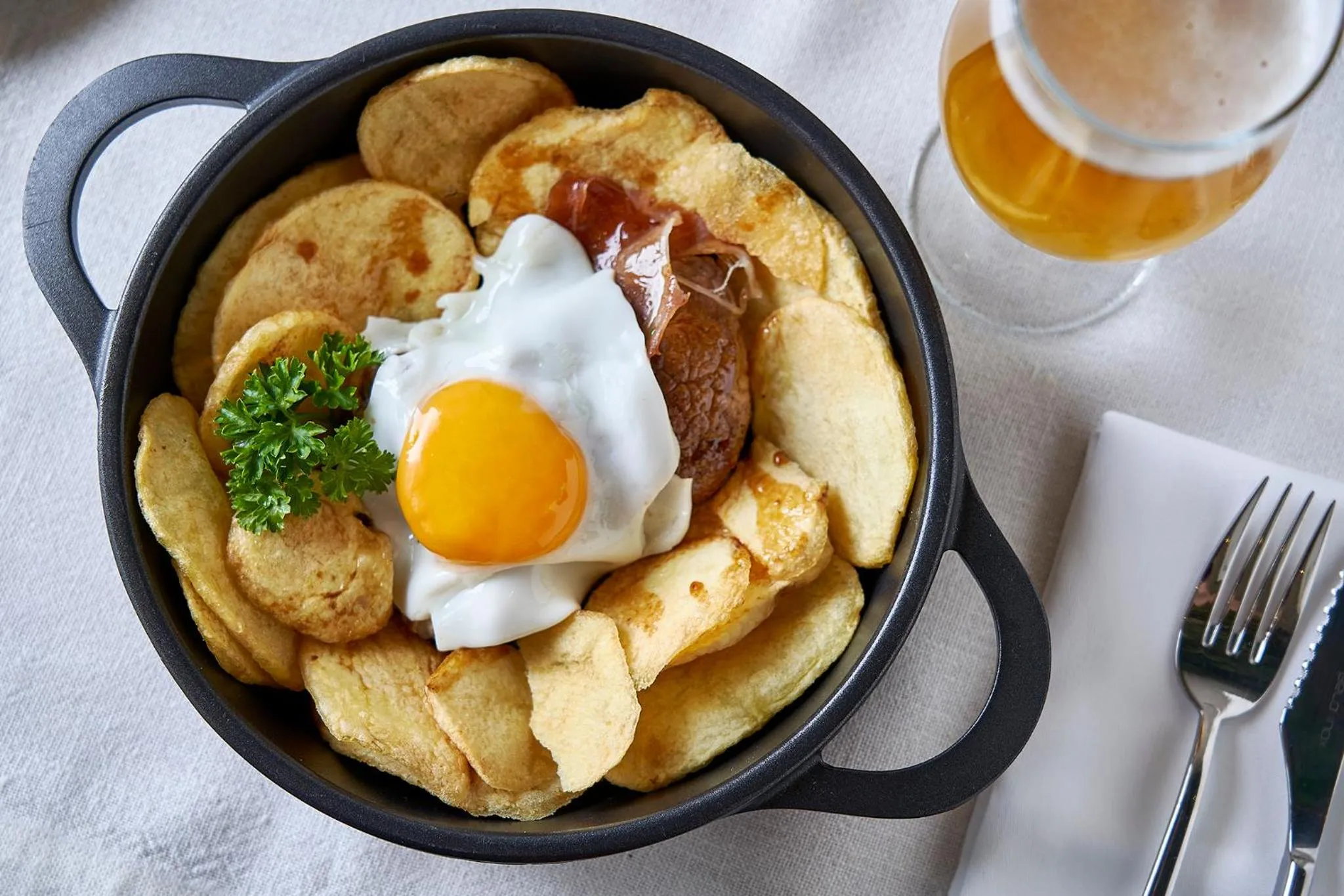 Restaurant/places to eat in The Log Porto Hotel by Piamonte Hotels