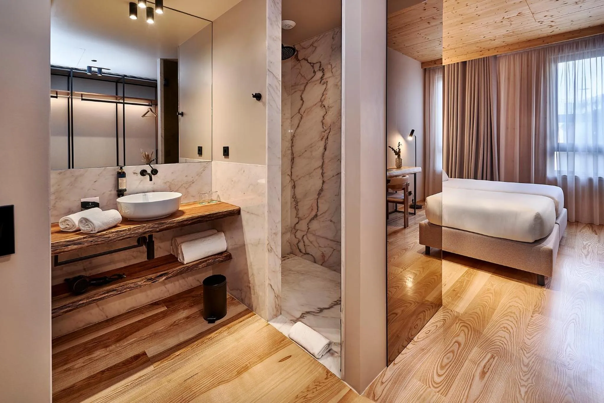 Bedroom, Bed in The Log Porto Hotel by Piamonte Hotels