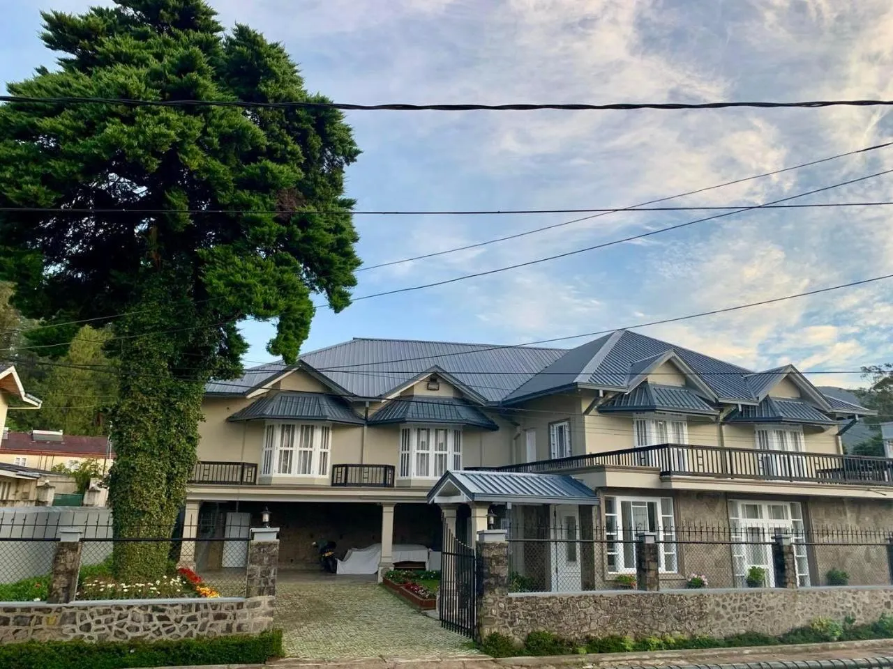 Property building in Grand Bungalow Nuwara Eliya by Seven Angels
