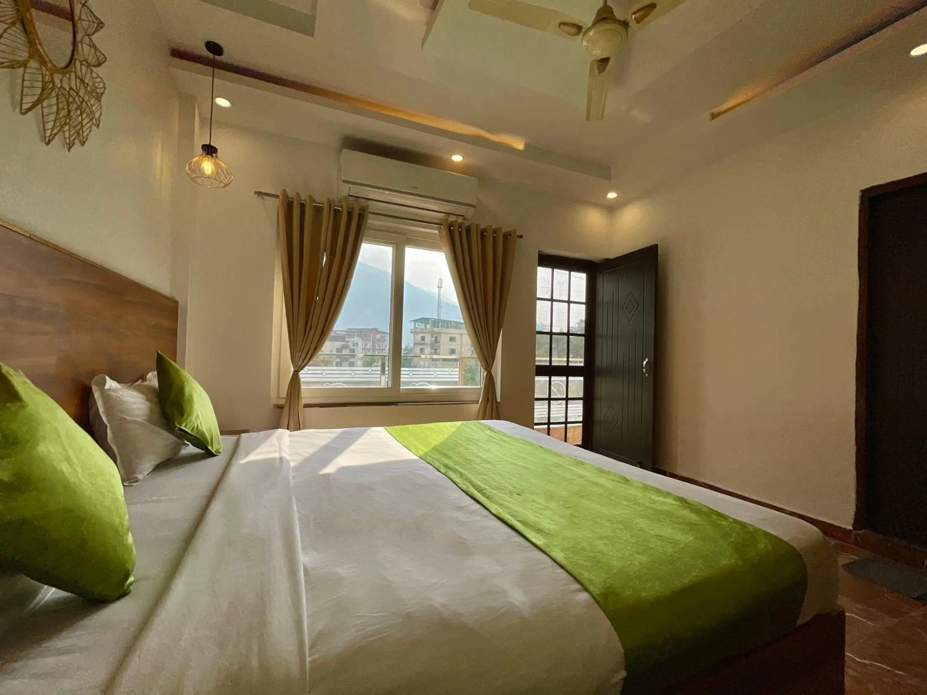 Bed in Wanna Stay Rishikesh