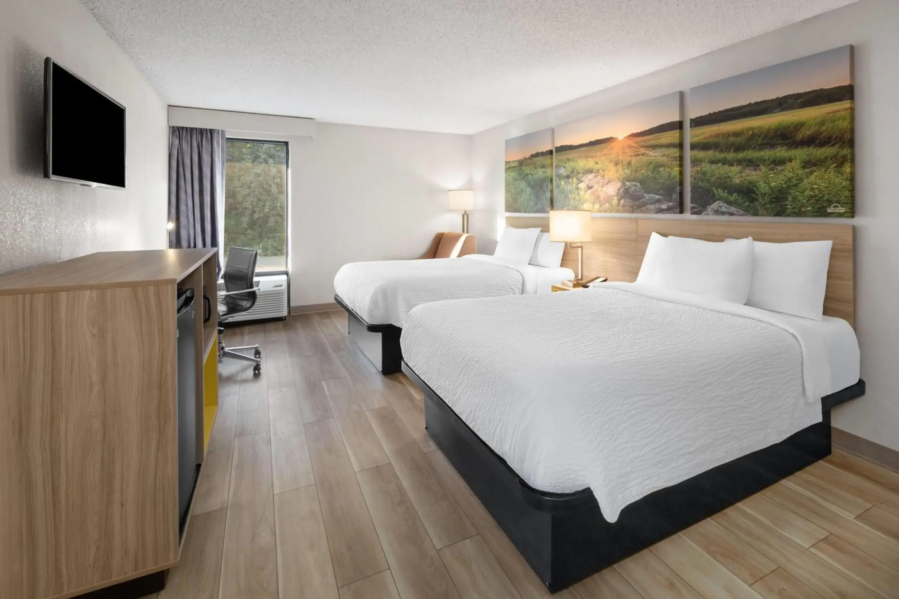 Double Room with Two Double Beds - Non-Smoking in Days Inn by Wyndham Blairsville Double Room with Two Double Beds - Non-Smoking in Days Inn by Wyndham Blairsville