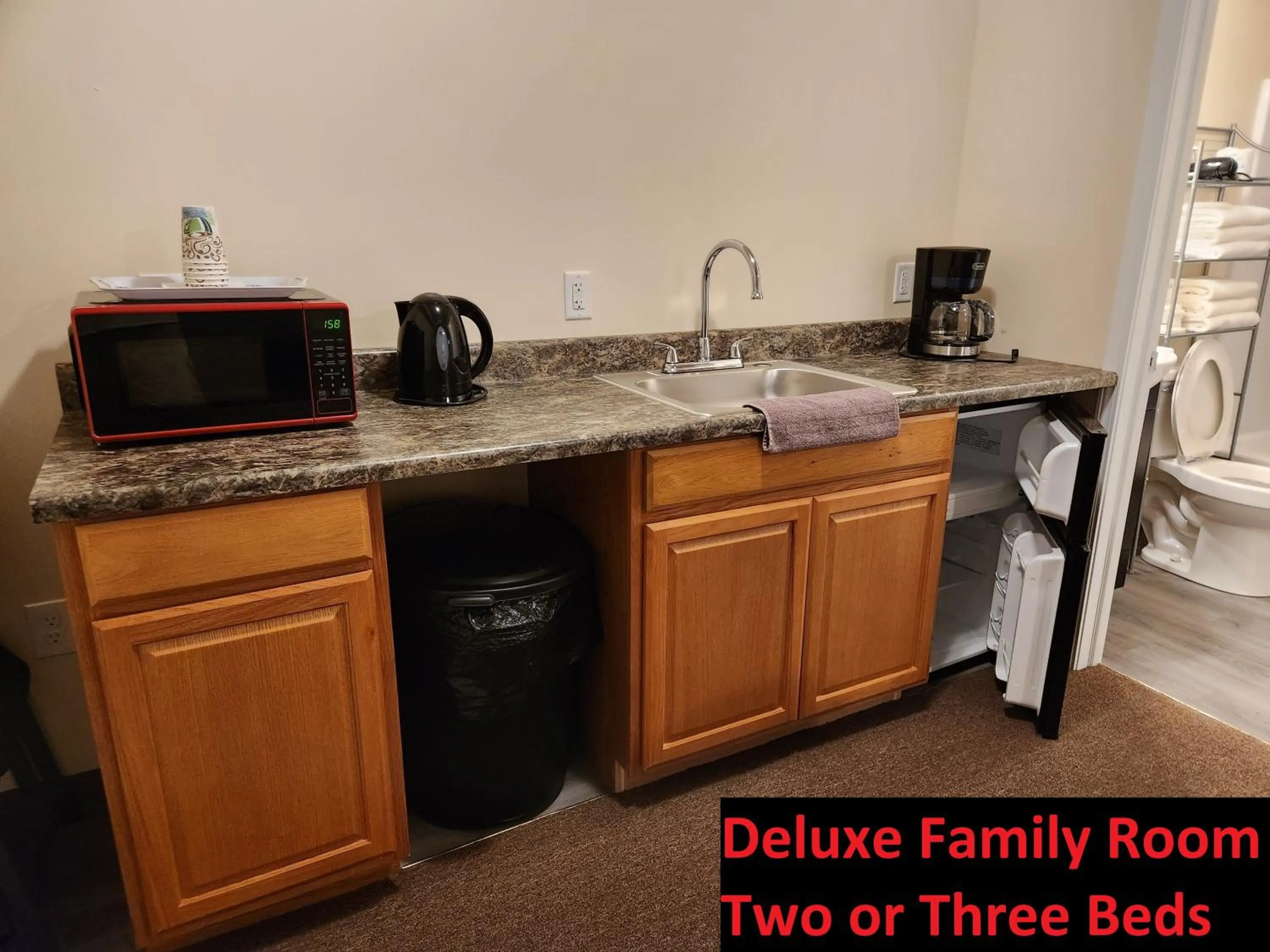Coffee/tea facilities in Stay Inn and Suites