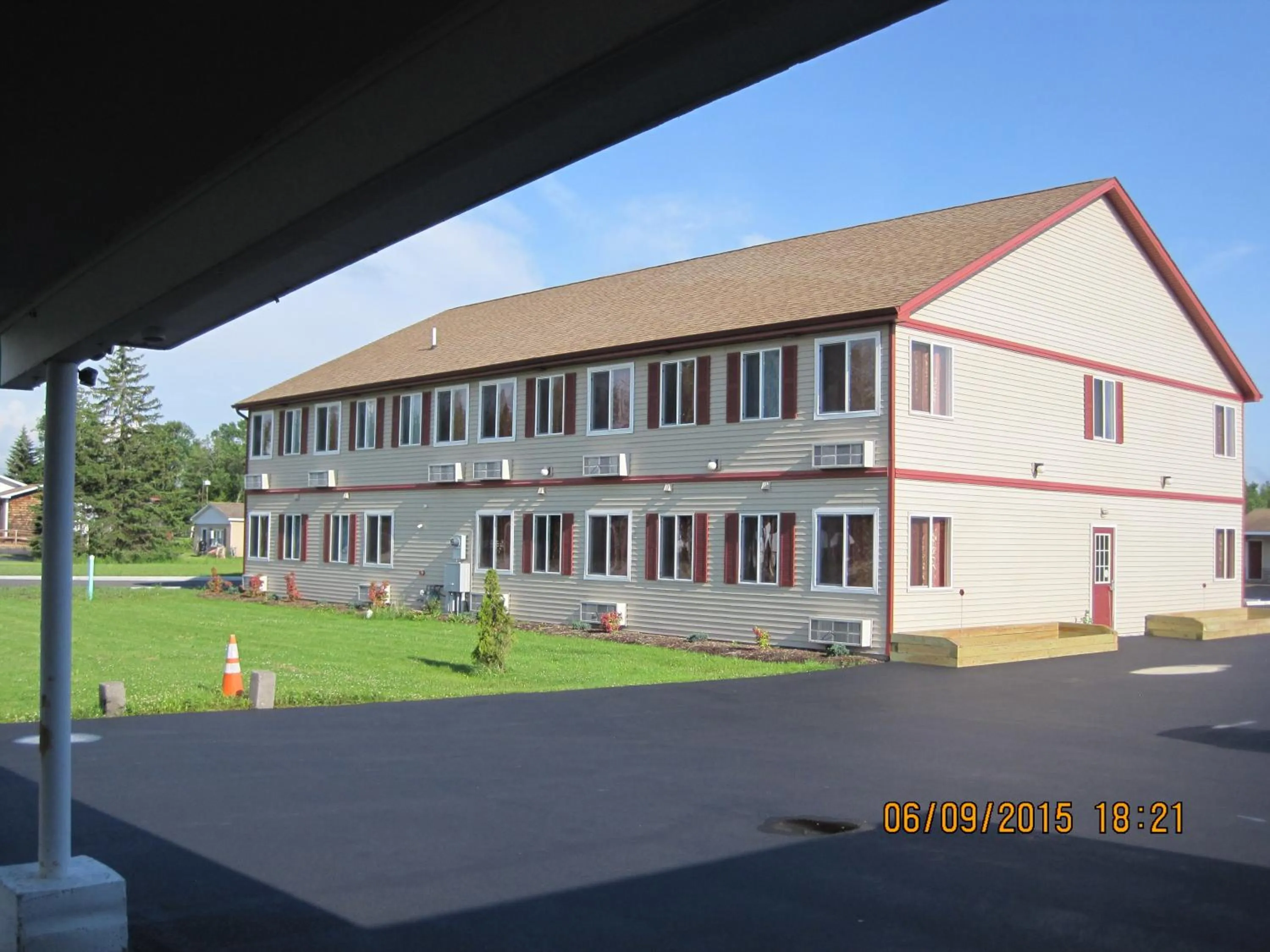Property building in Stay Inn and Suites