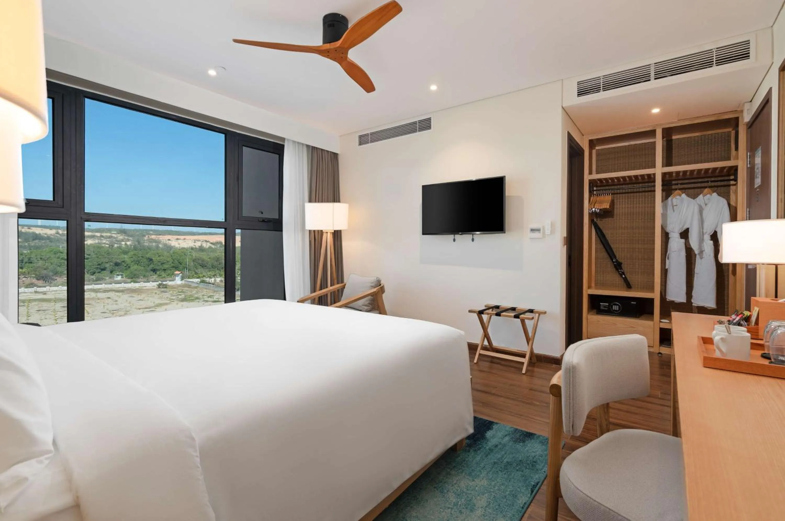 Bedroom, Bed in Radisson Resort Mui Ne