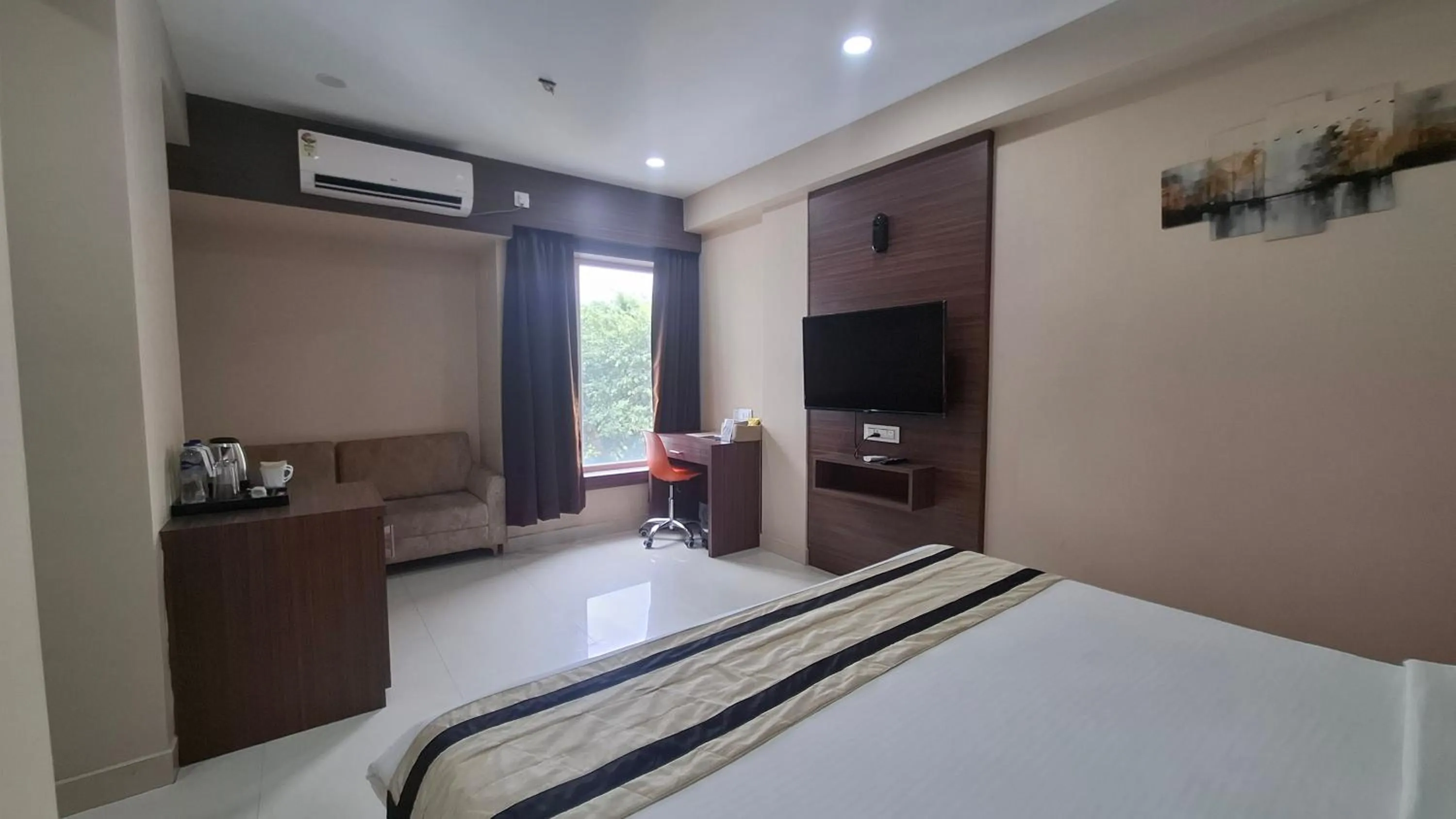 Bed in Park Eastern Hotel