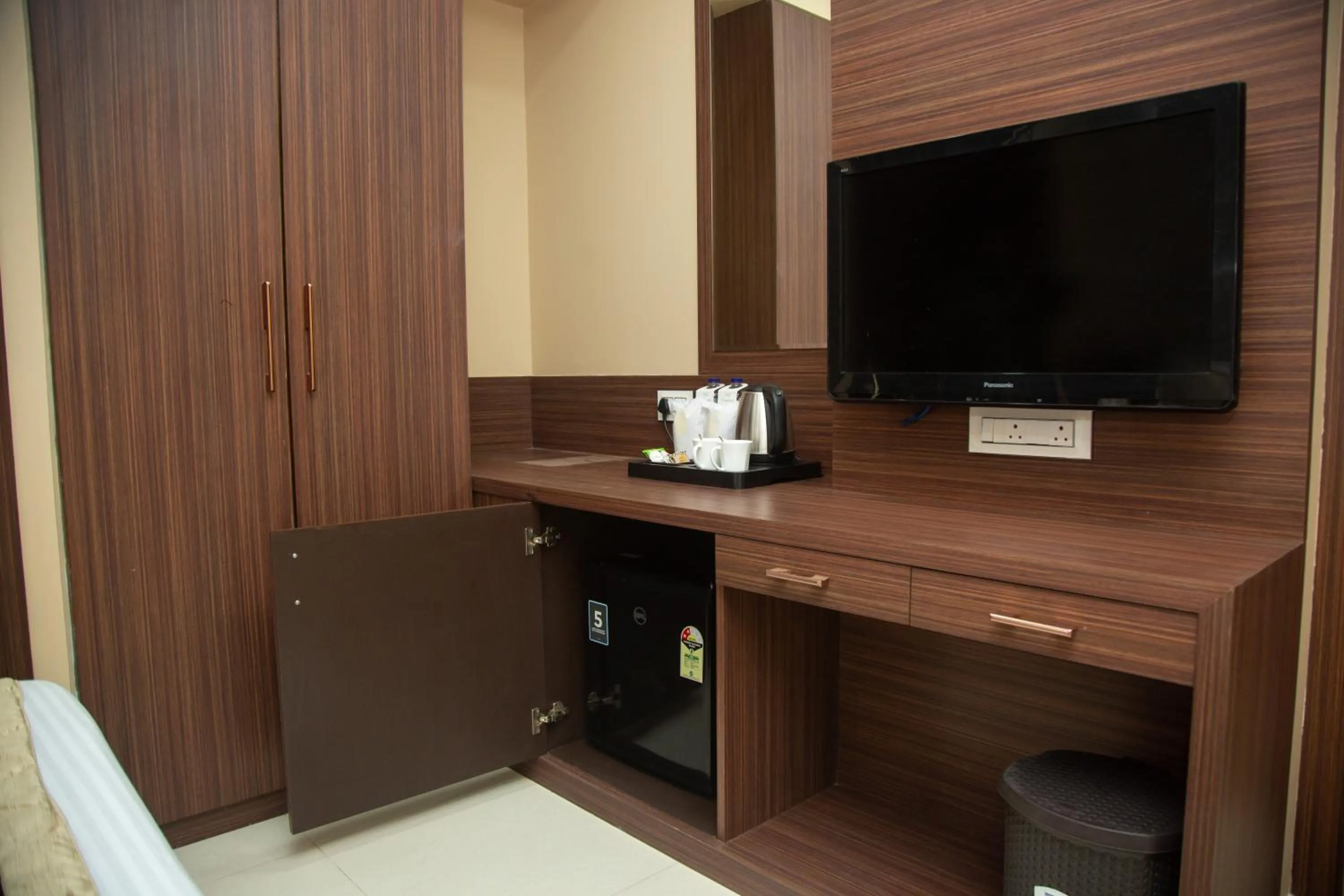 TV and multimedia in Park Eastern Hotel