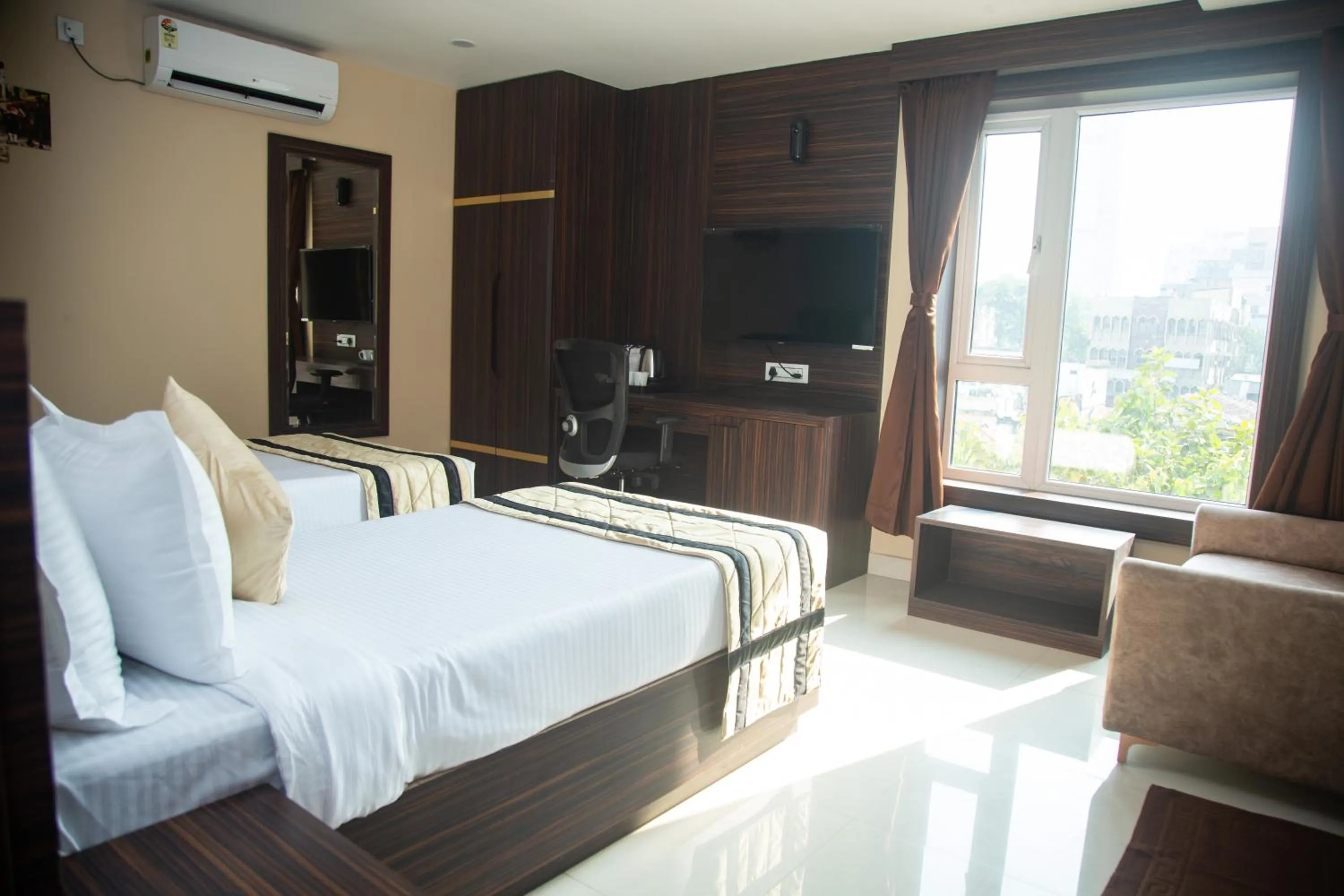 Bed in Park Eastern Hotel