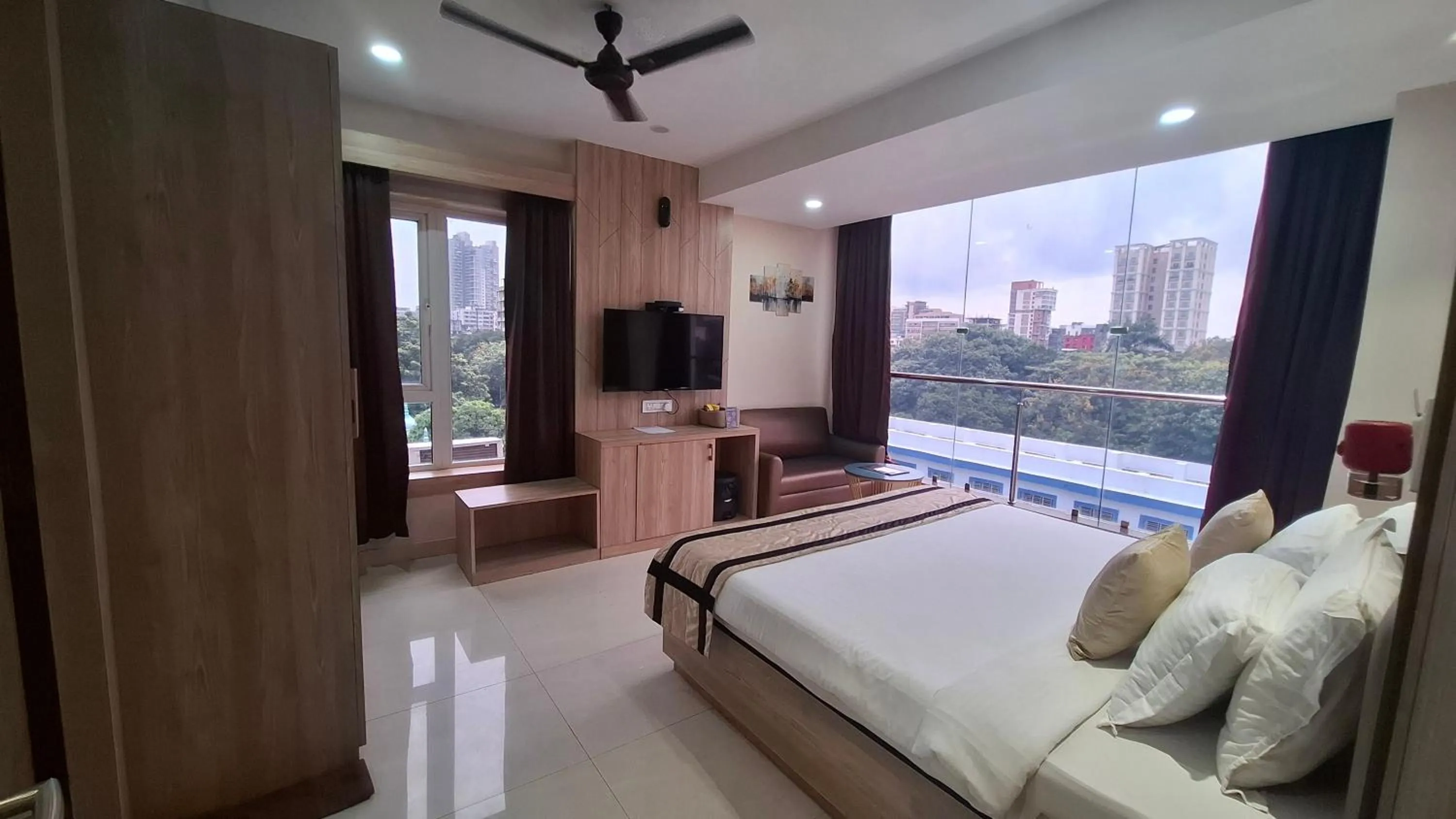 Bed in Park Eastern Hotel