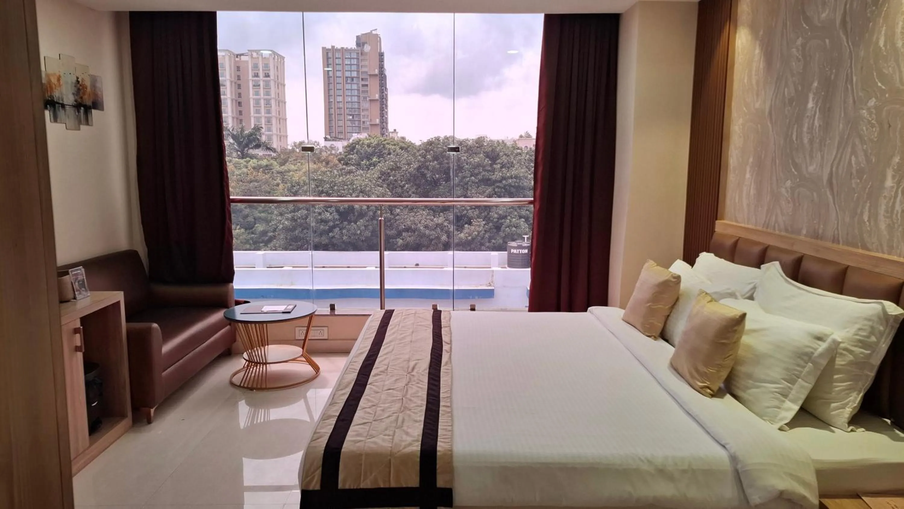 Bed in Park Eastern Hotel