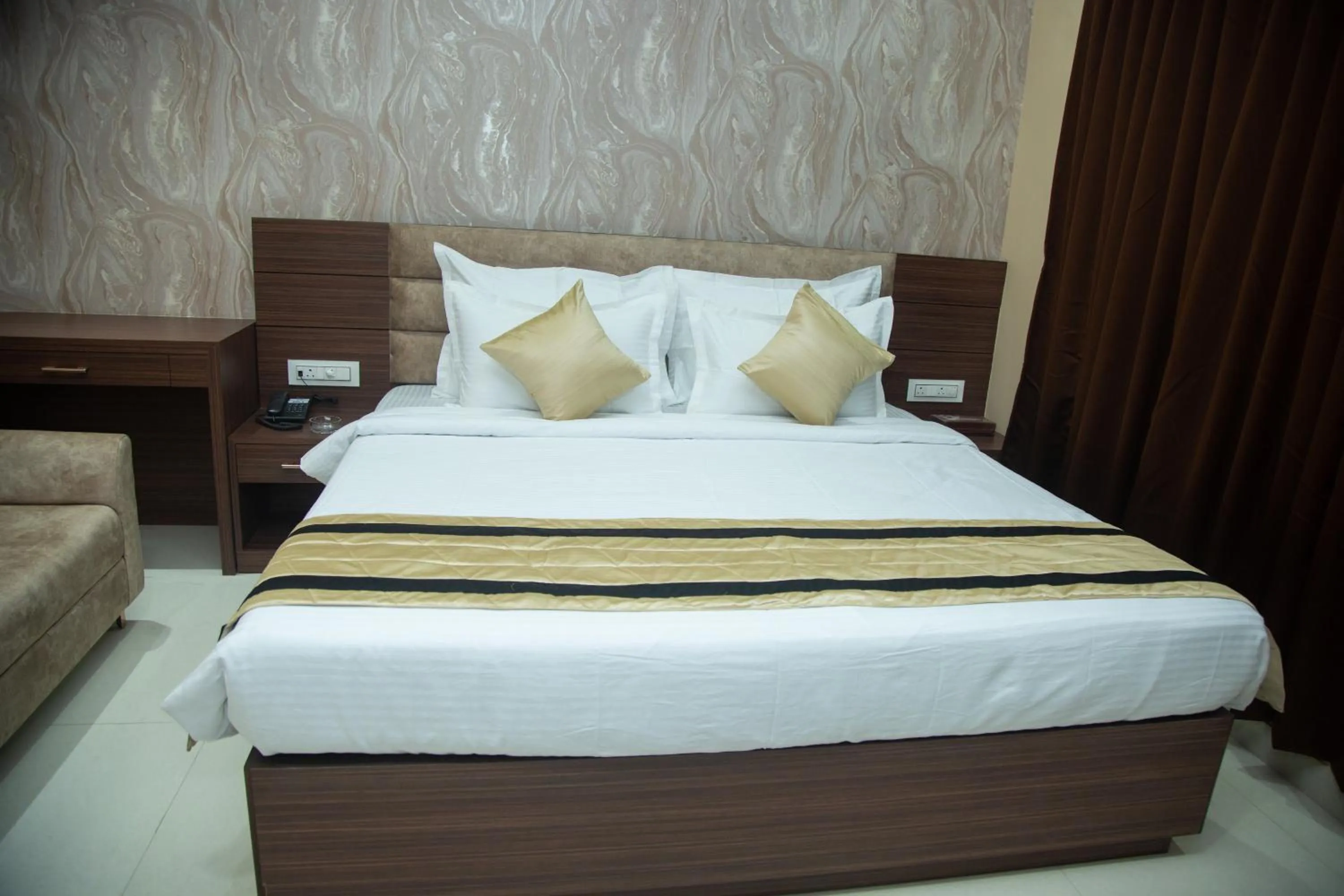 Bed in Park Eastern Hotel