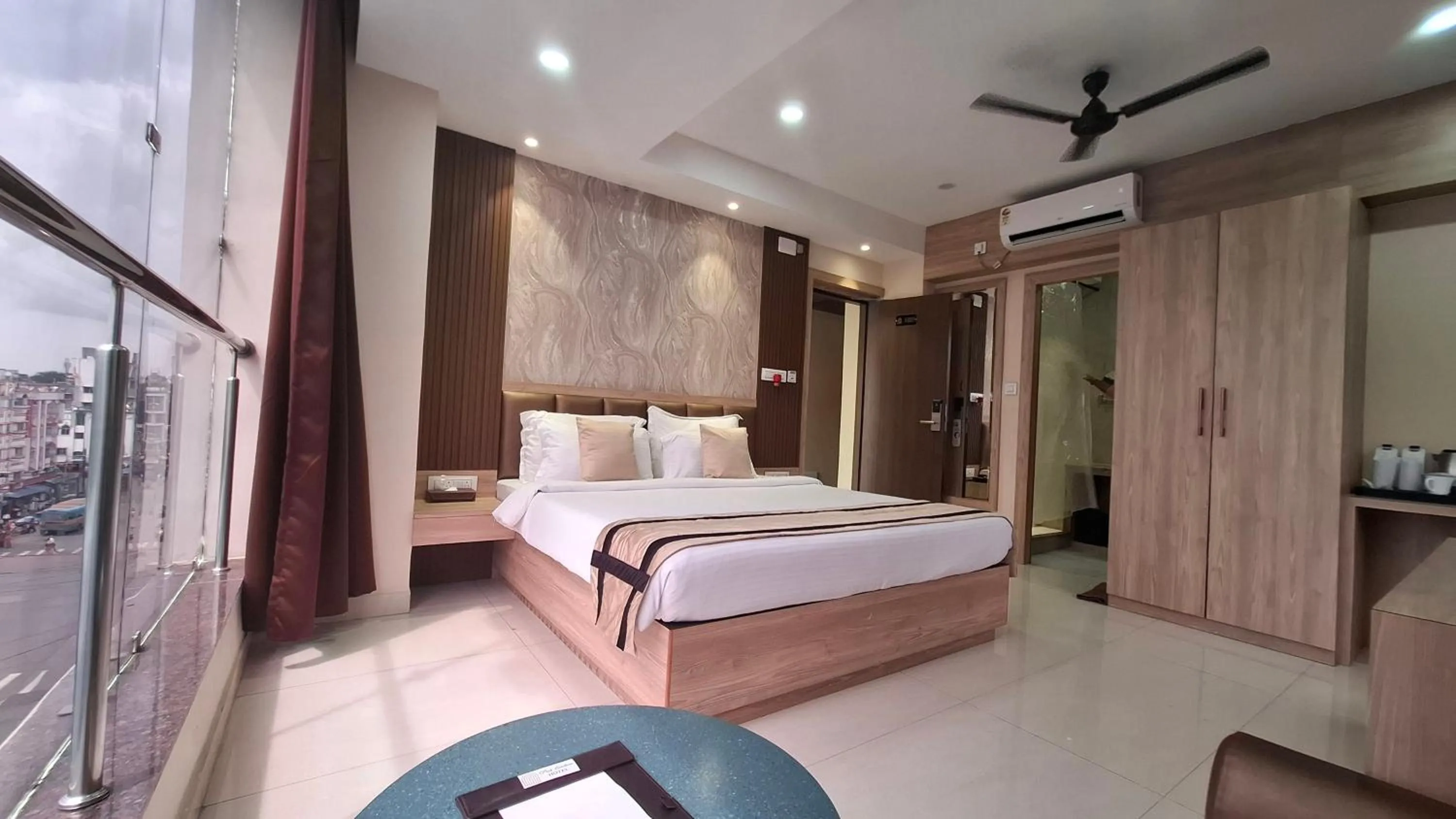 Bed in Park Eastern Hotel