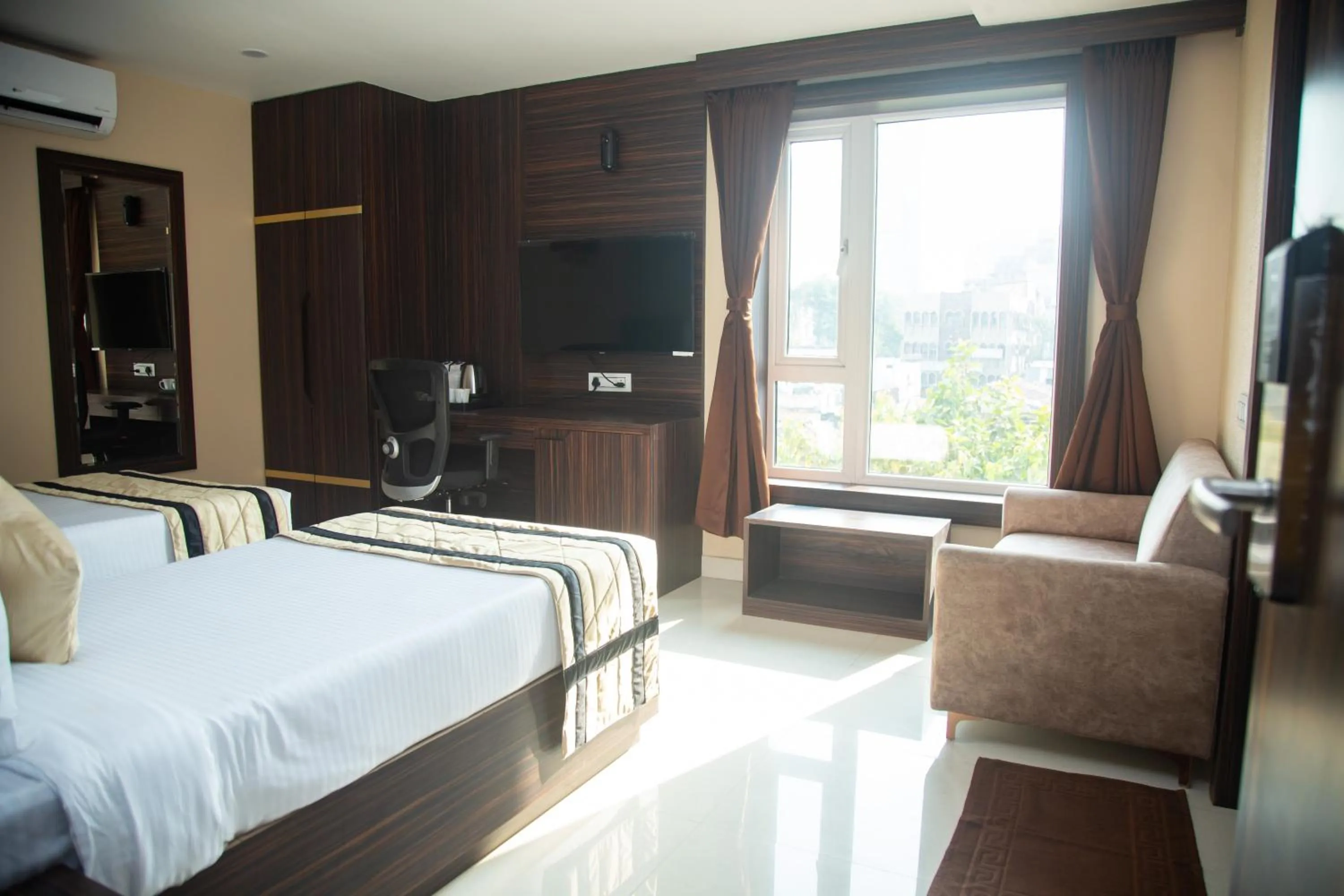 Bed in Park Eastern Hotel