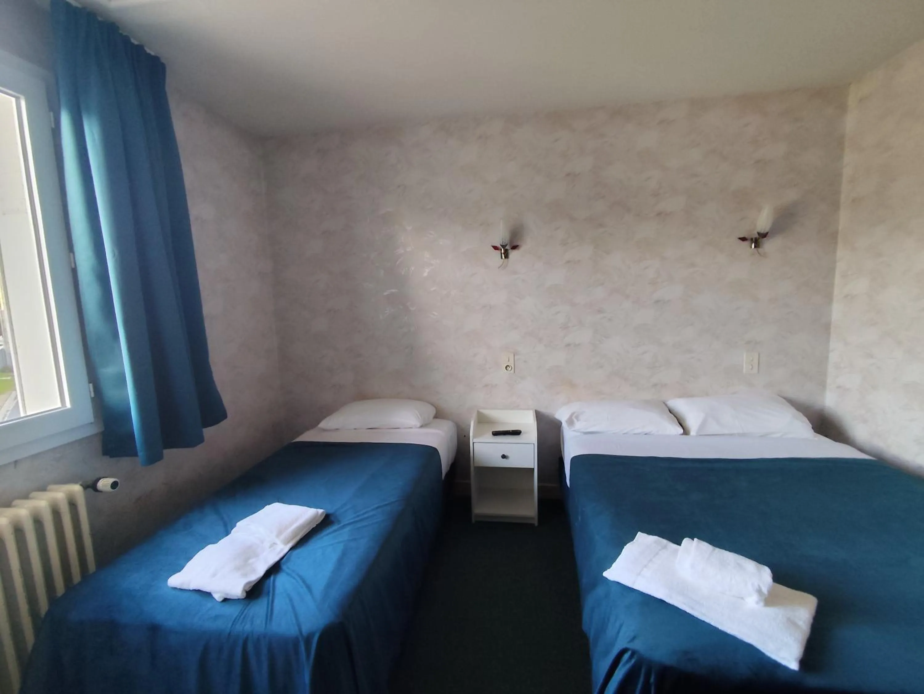 Bedroom, Bed in A L'Orée du Bois chez Doudou&Lolo