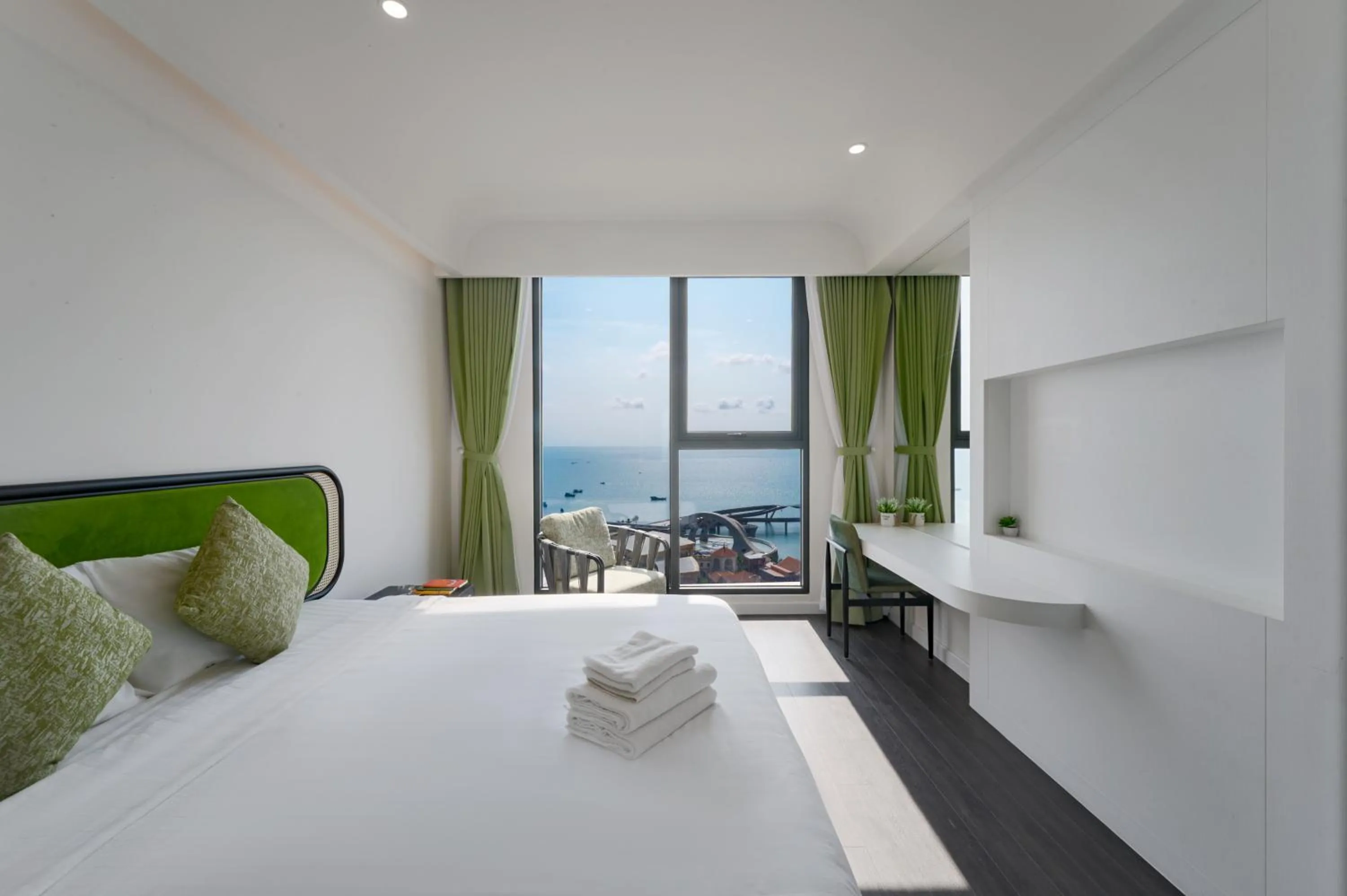 Bedroom, Bed in La isla Apartments & Villas - Sea View & Fireworks Phu Quoc