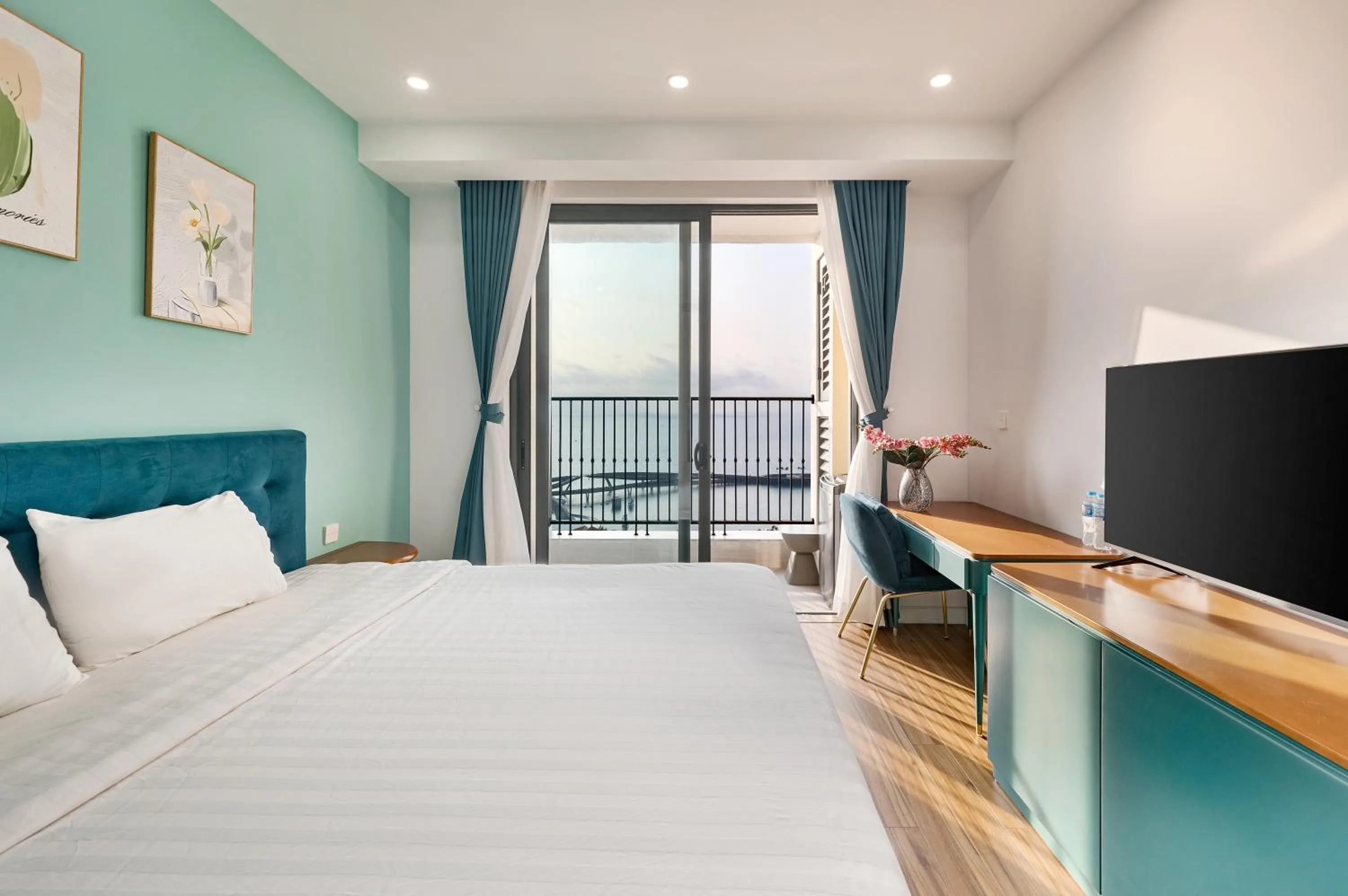 Bedroom, Bed in La isla Apartments & Villas - Sea View & Fireworks Phu Quoc