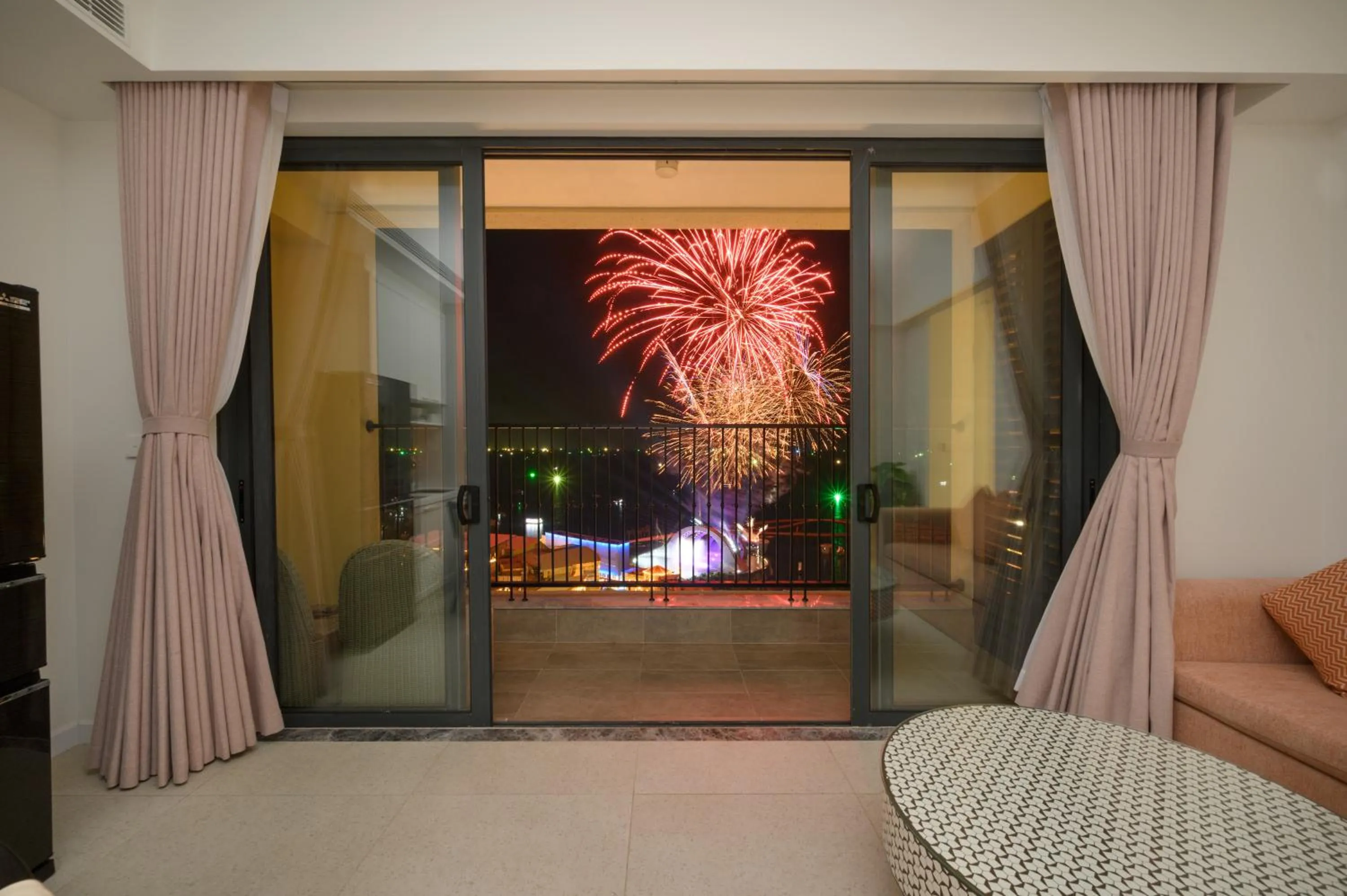 Night in La isla Apartments & Villas - Sea View & Fireworks Phu Quoc
