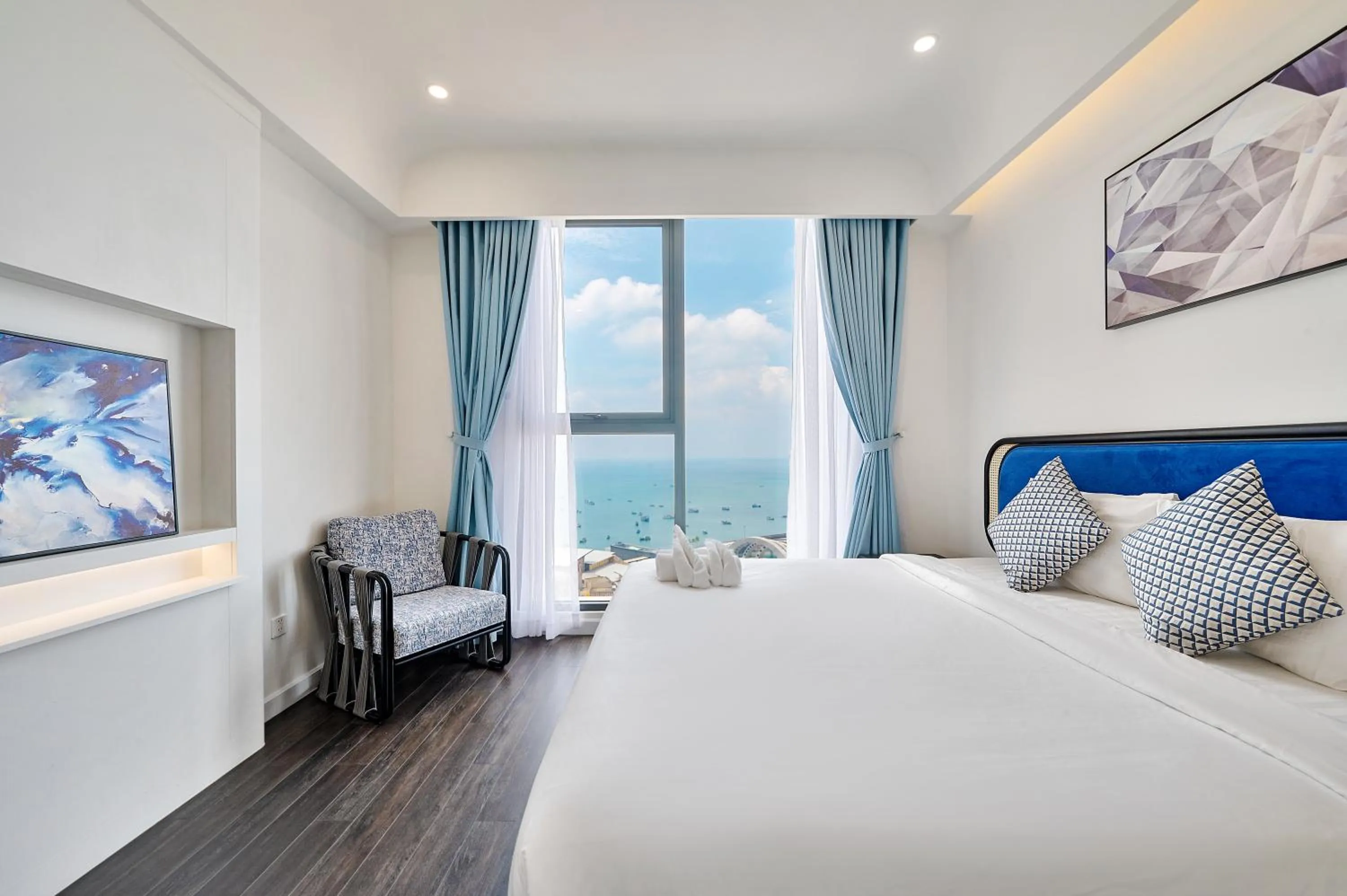 Bed in La isla Apartments & Villas - Sea View & Fireworks Phu Quoc
