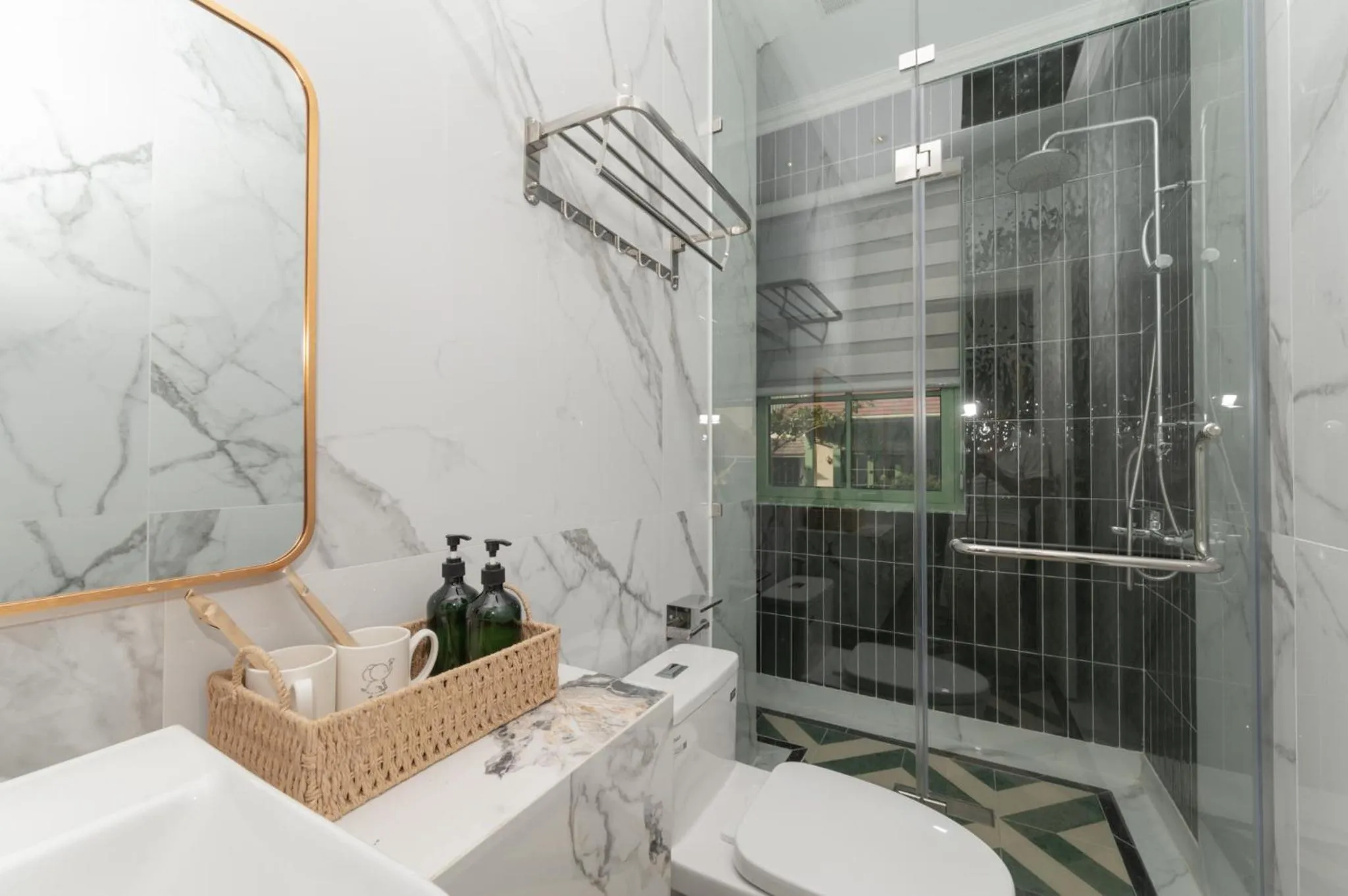 Shower in La isla Apartments & Villas - Sea View & Fireworks Phu Quoc