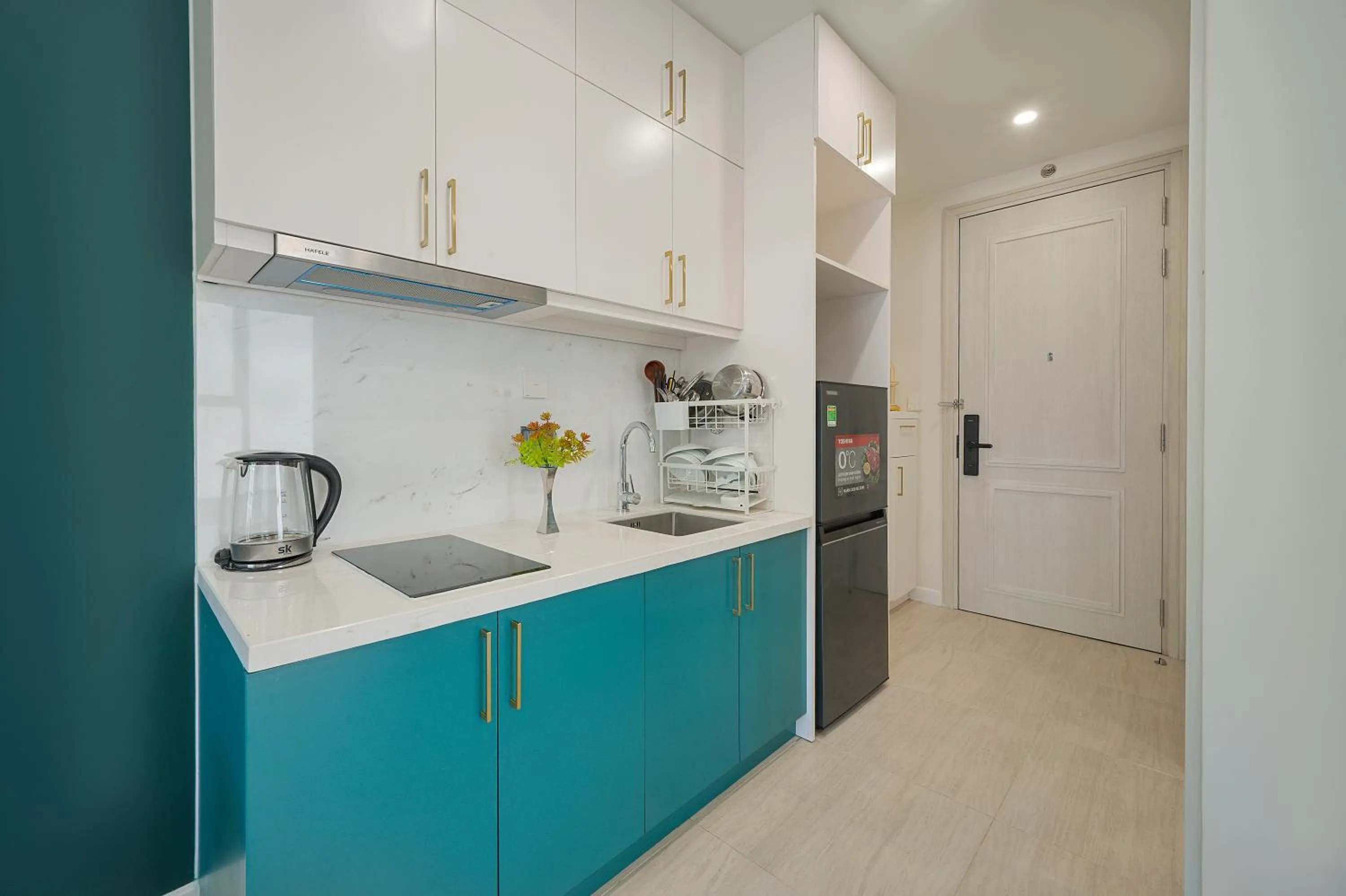 stove in La isla Apartments & Villas - Sea View & Fireworks Phu Quoc