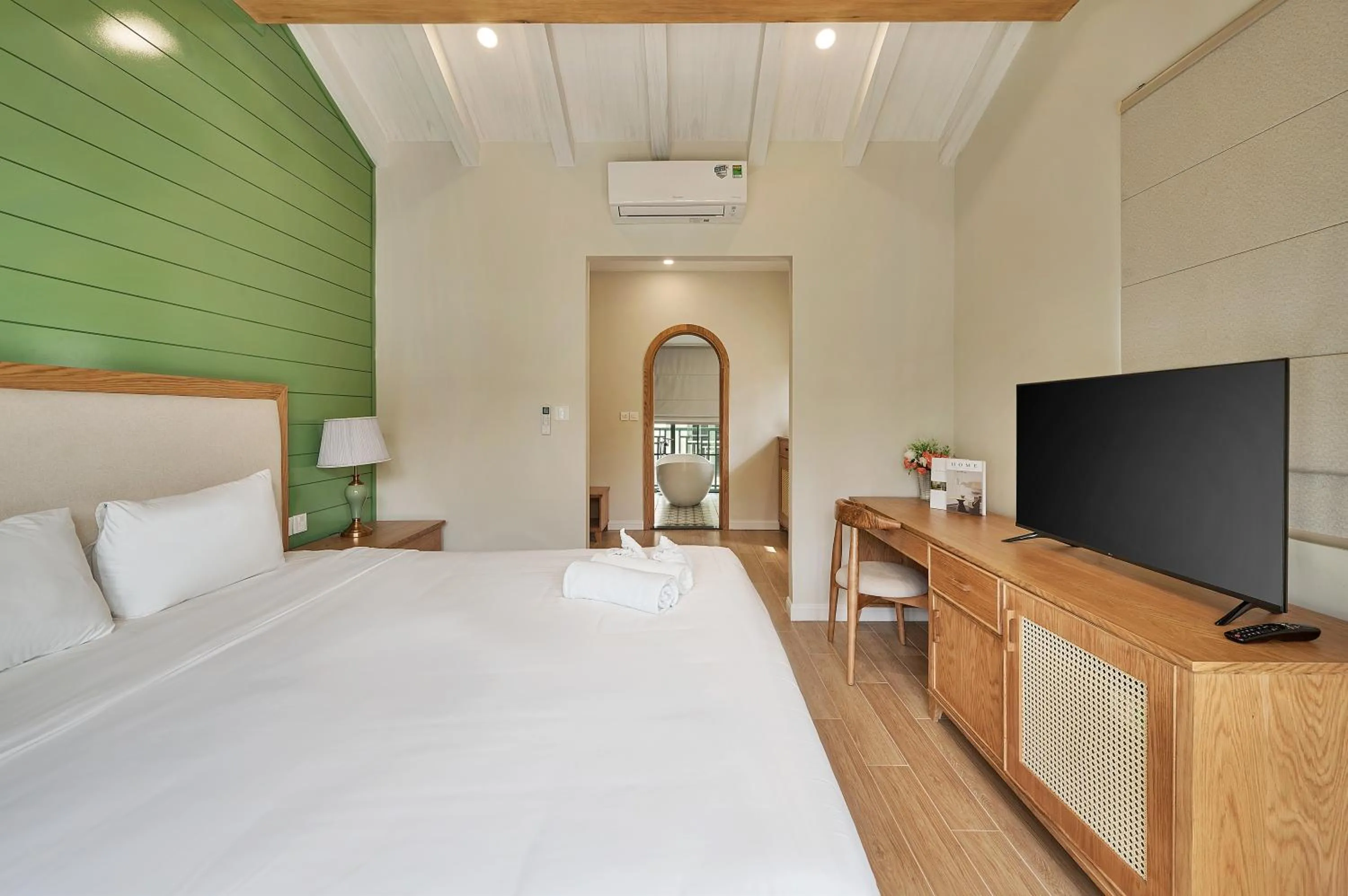 Bedroom, Bed in La isla Apartments & Villas - Sea View & Fireworks Phu Quoc