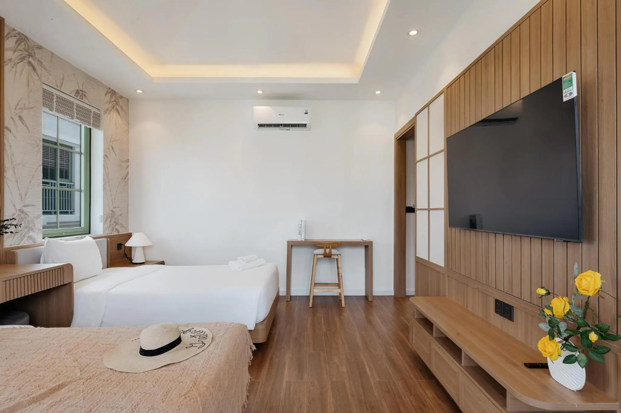 Photo of the whole room, Bed in La isla Apartments & Villas - Sea View & Fireworks Phu Quoc